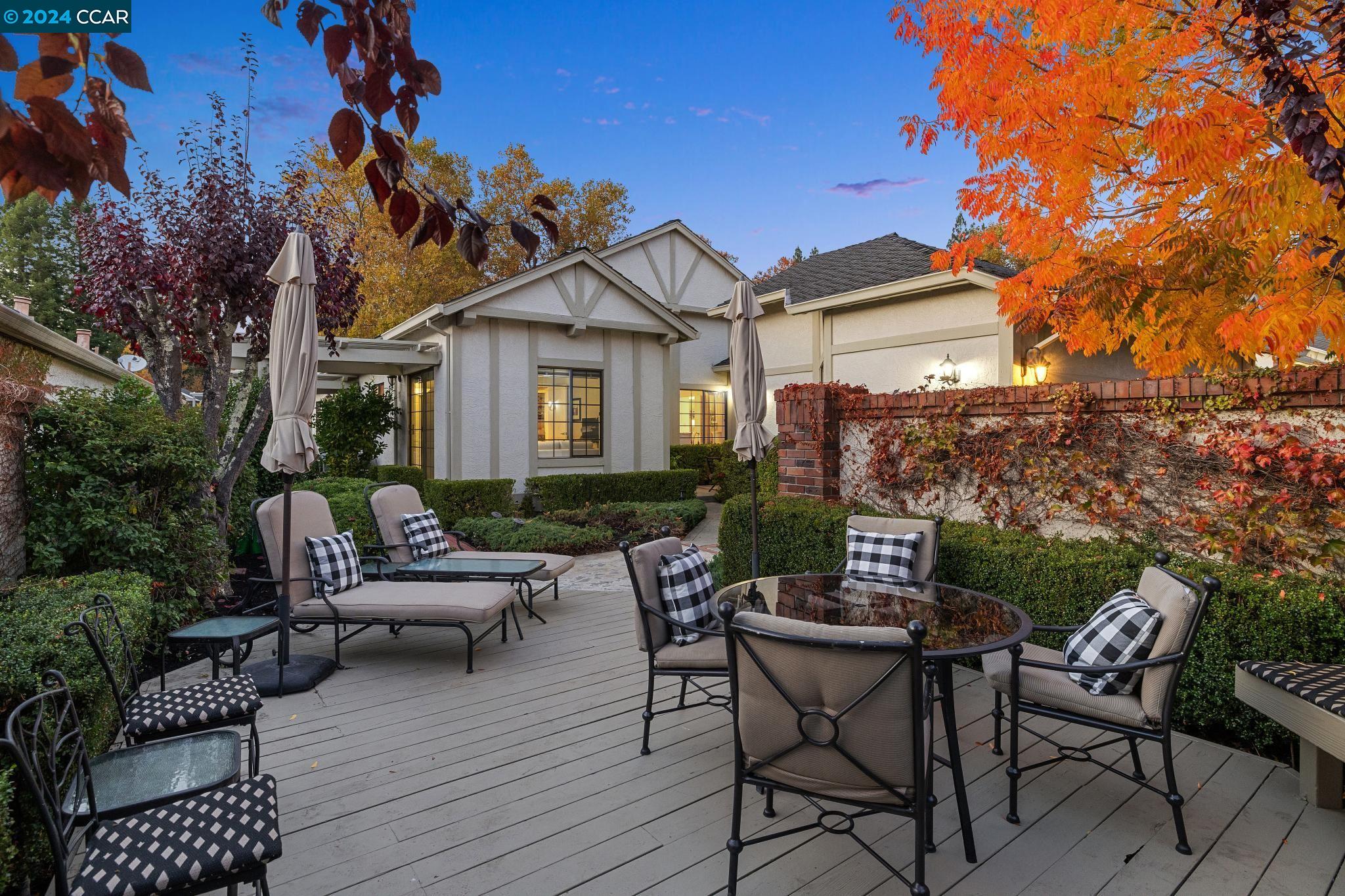 316 Jacaranda Dr