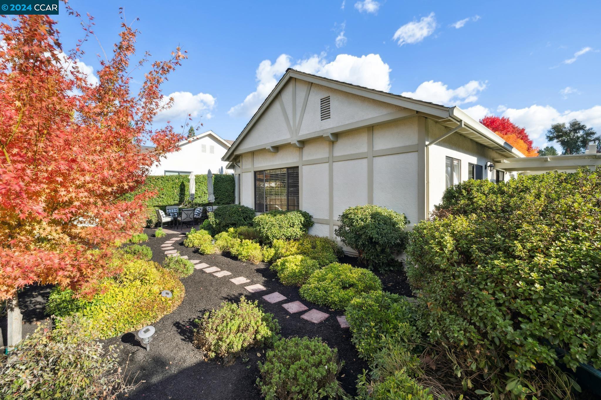 316 Jacaranda Dr