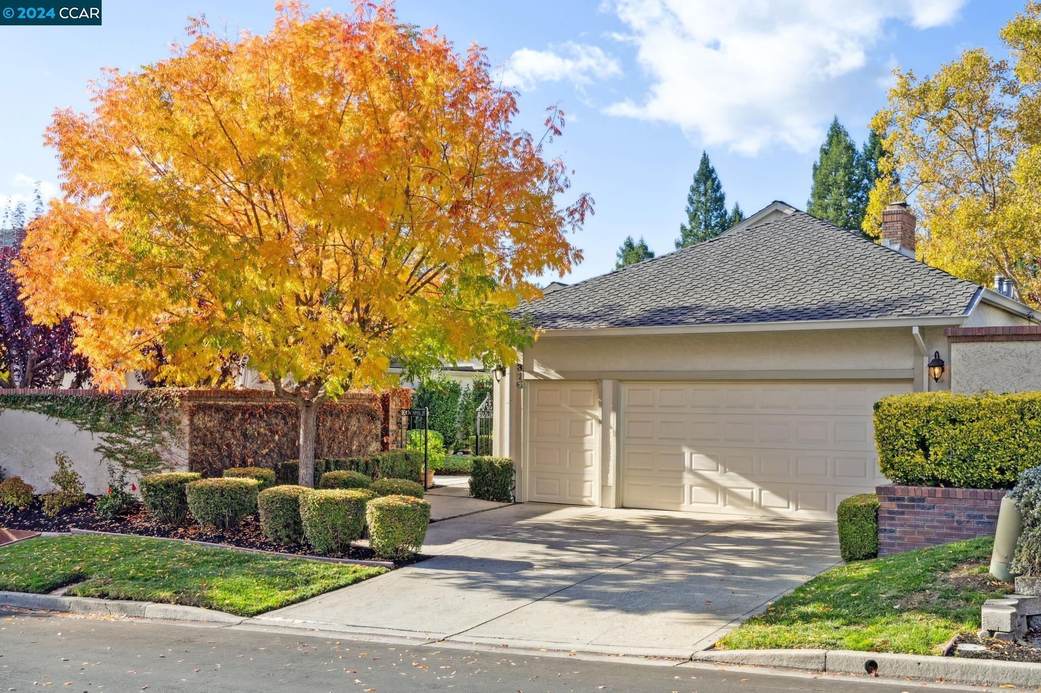 316 Jacaranda Dr