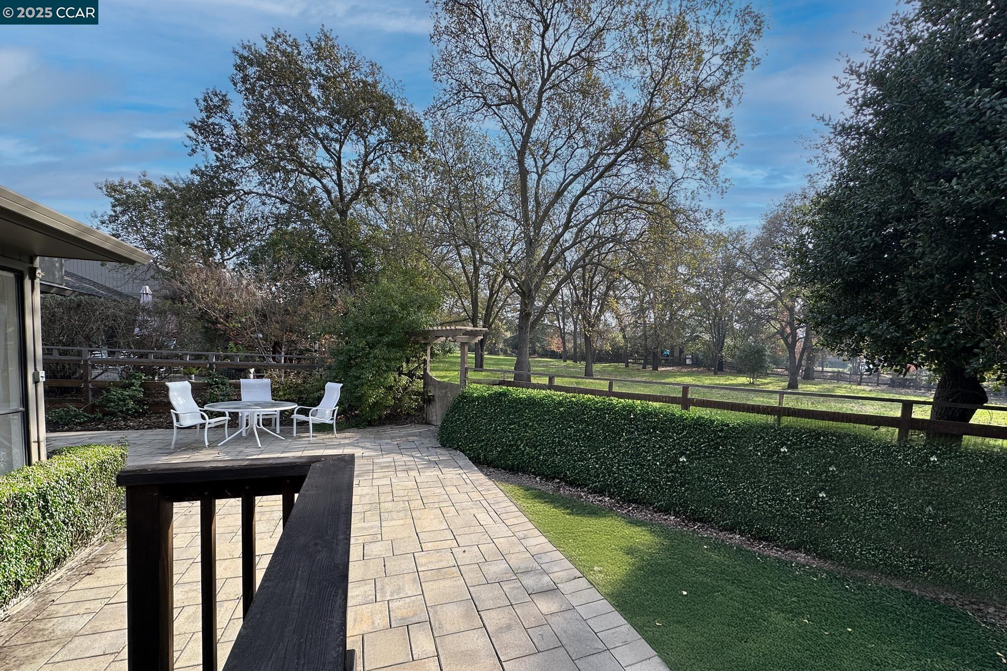 3134 HAMBLETONIAN LN