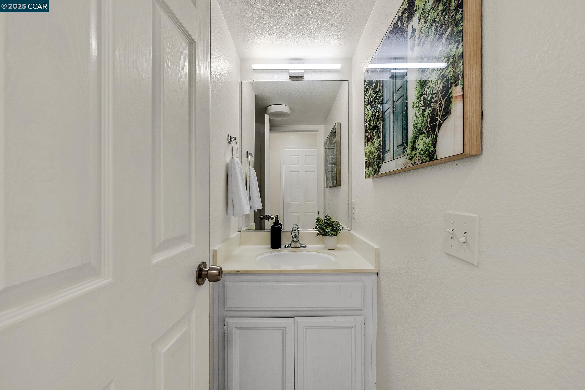 2883 Saint Martins Way