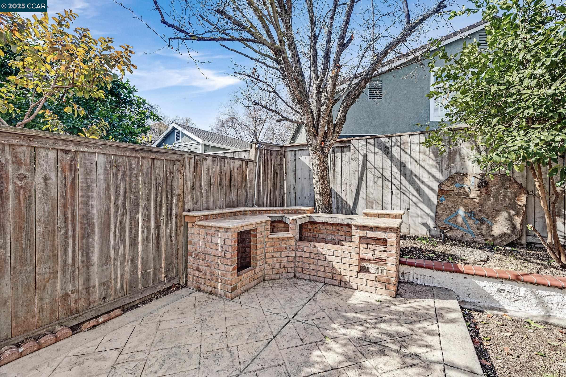 2883 Saint Martins Way