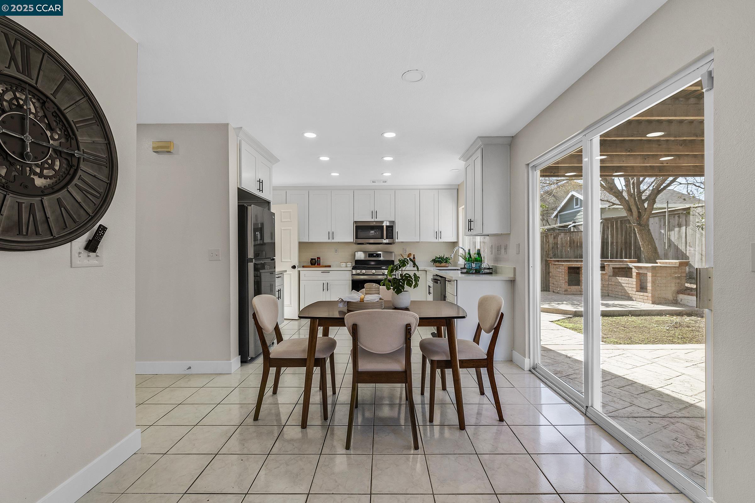 2883 Saint Martins Way