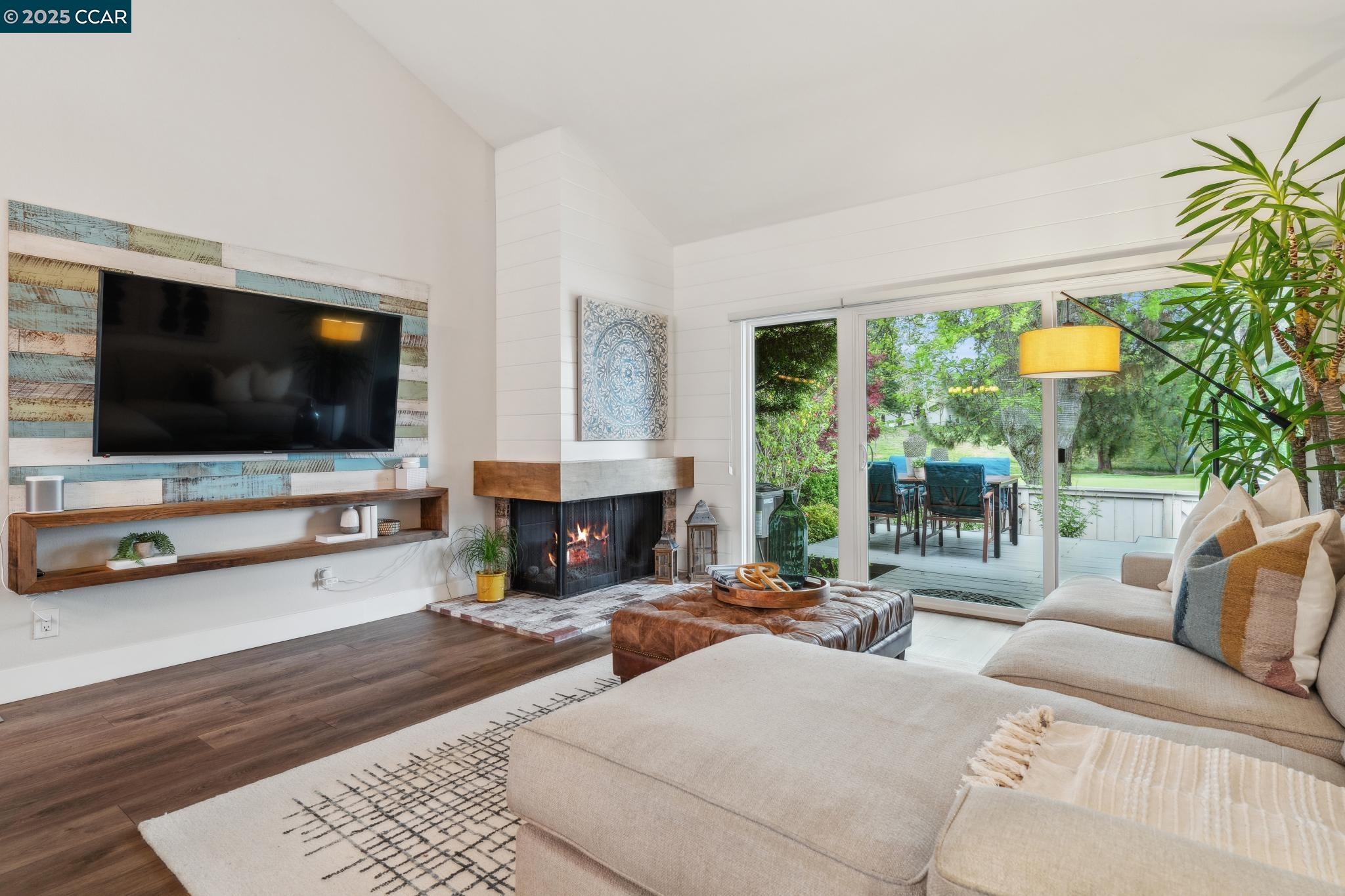 2105 Myrtle Beach Ln