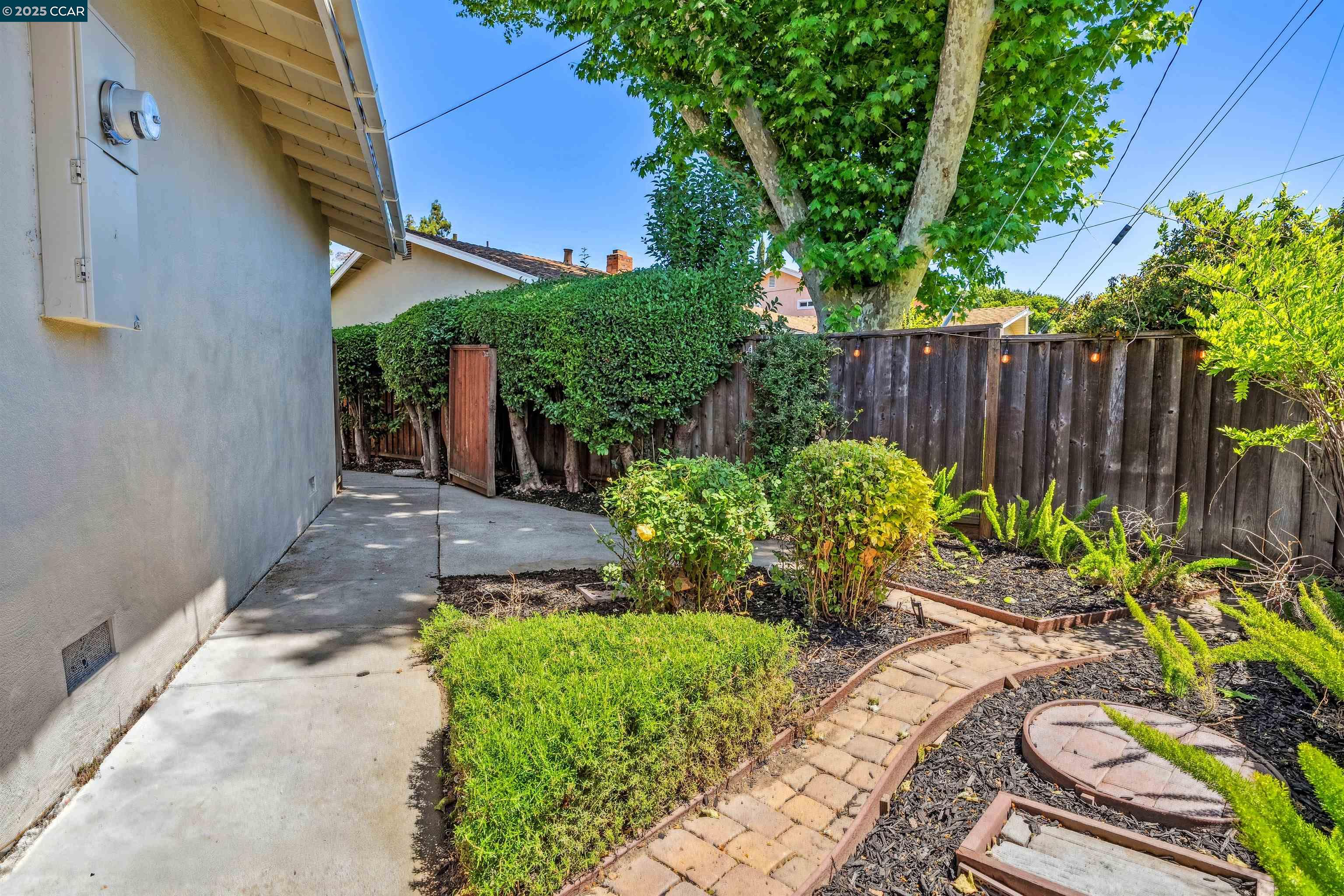 701 Duke Cir