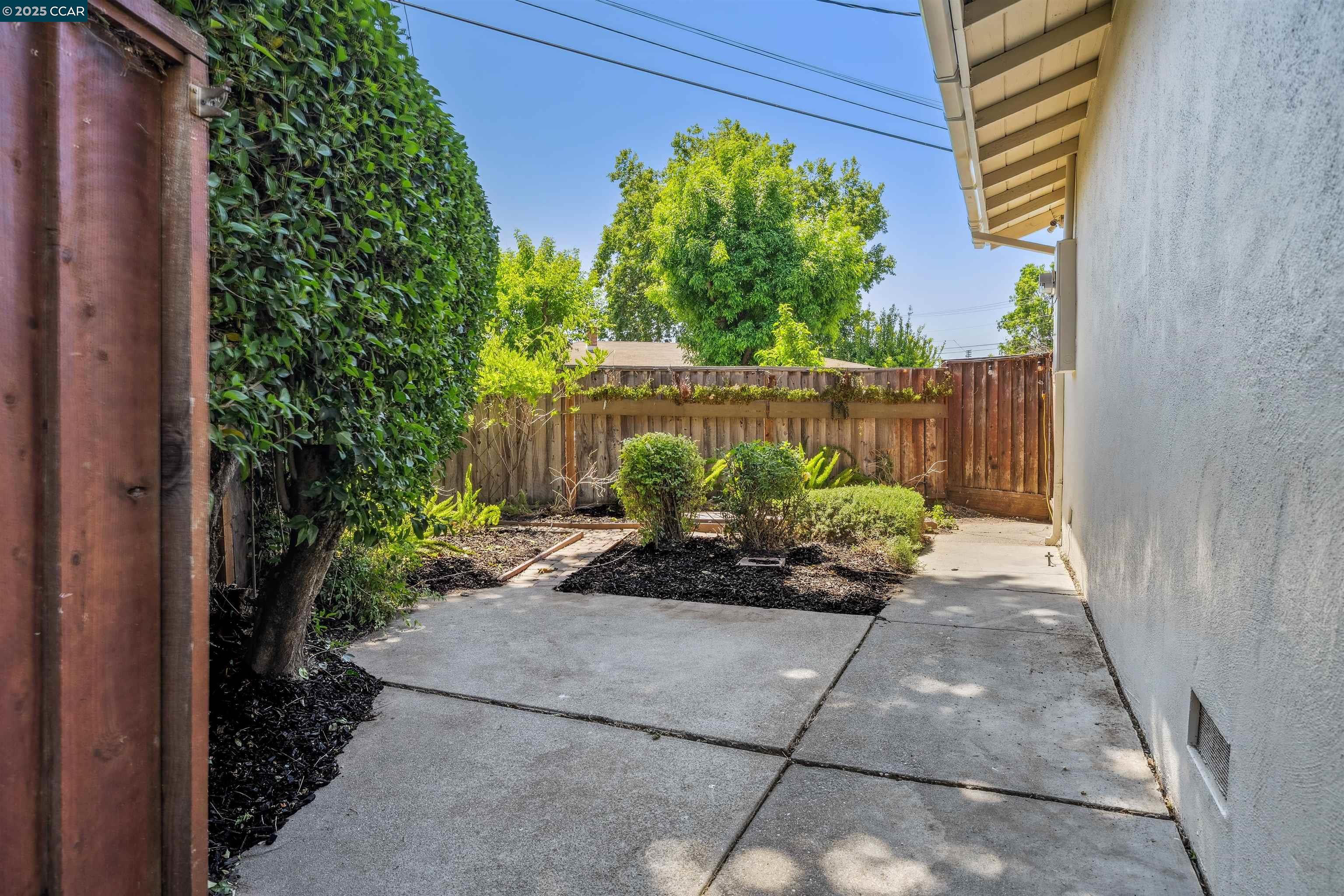 701 Duke Cir