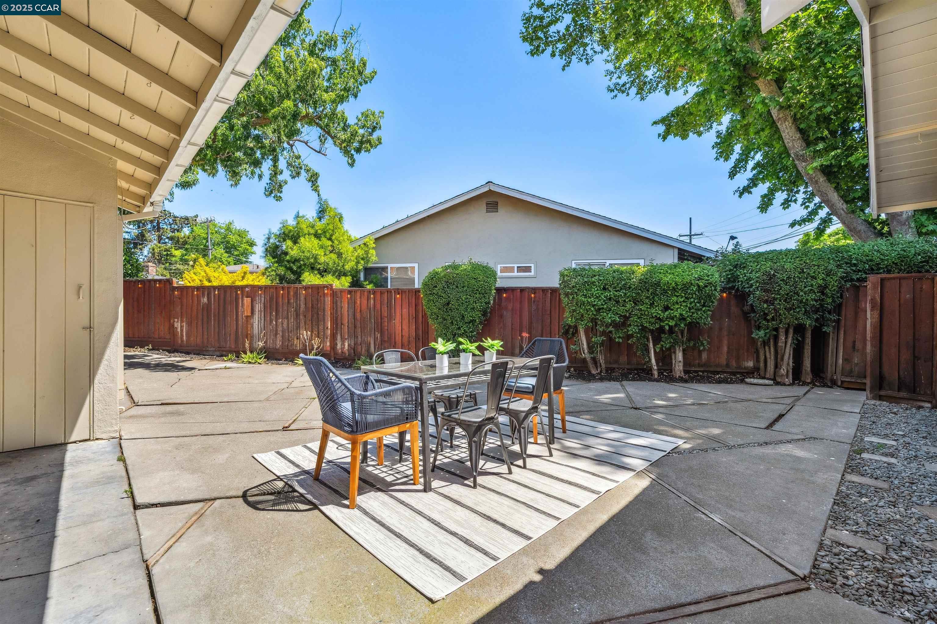 701 Duke Cir