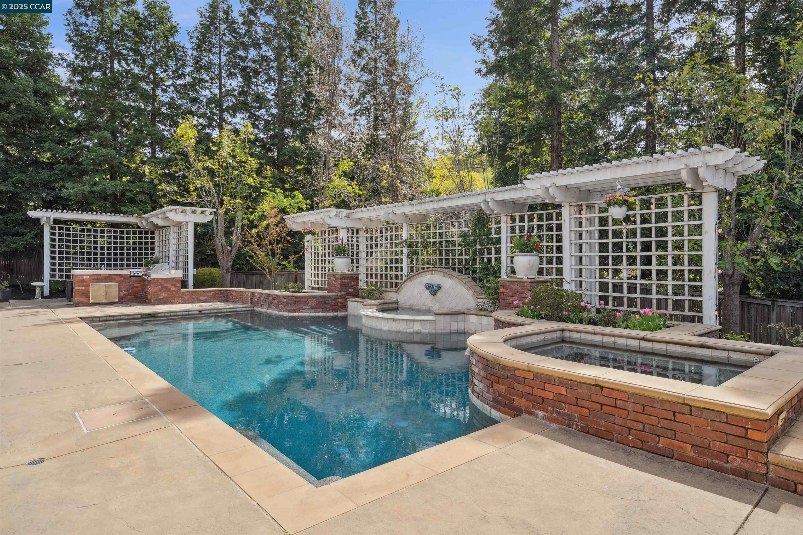 3 Brooktree Dr