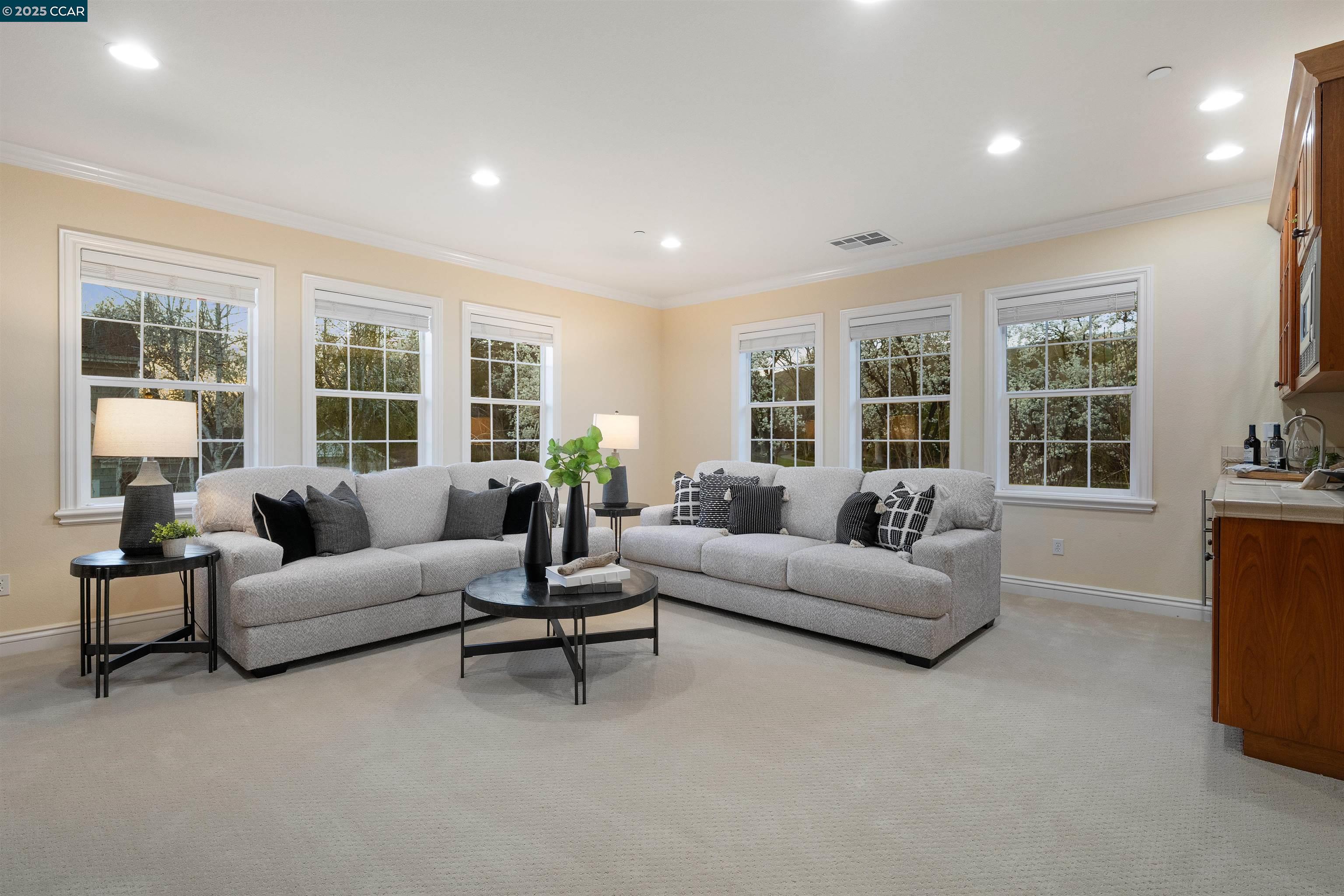 3 Brooktree Dr