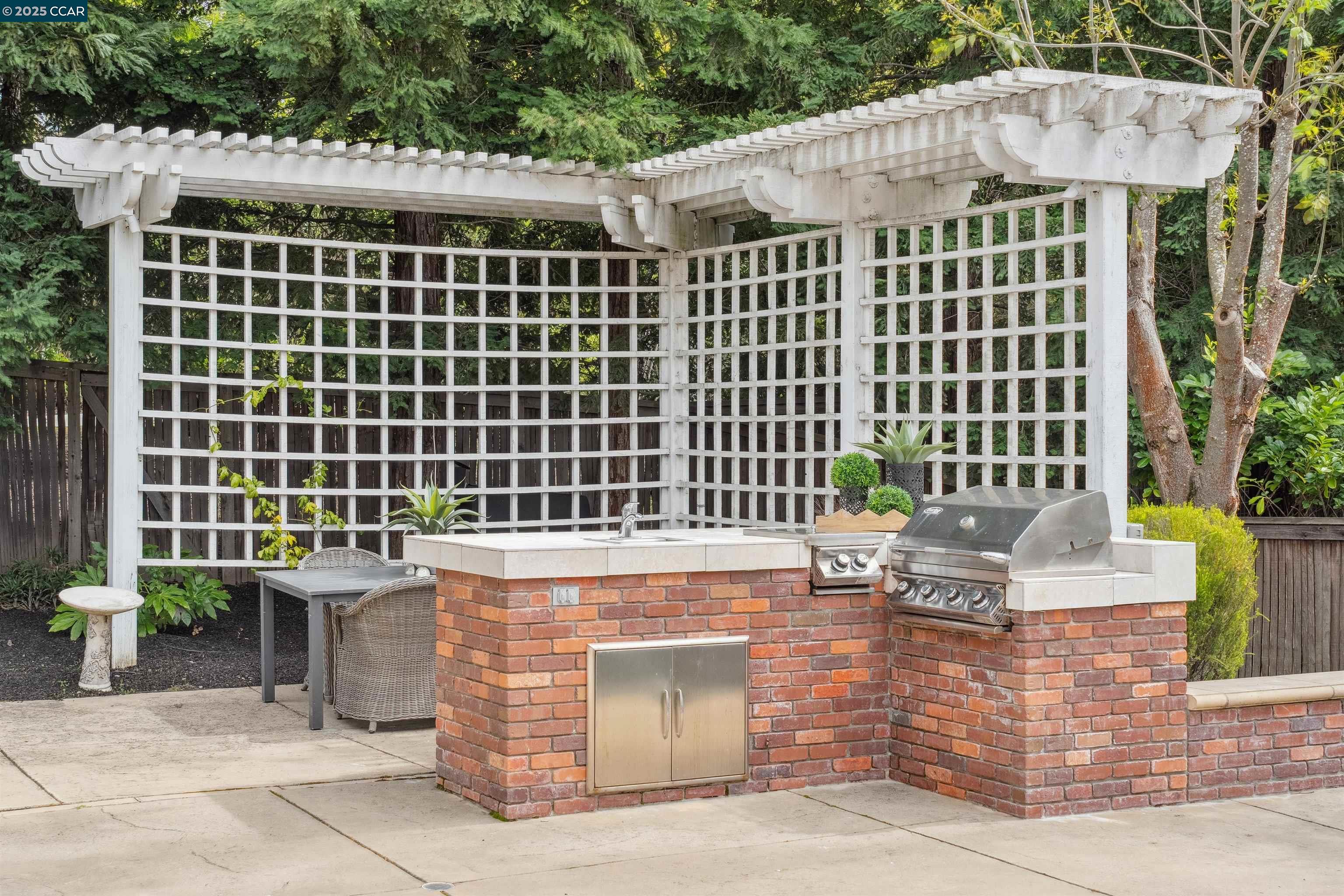 3 Brooktree Dr