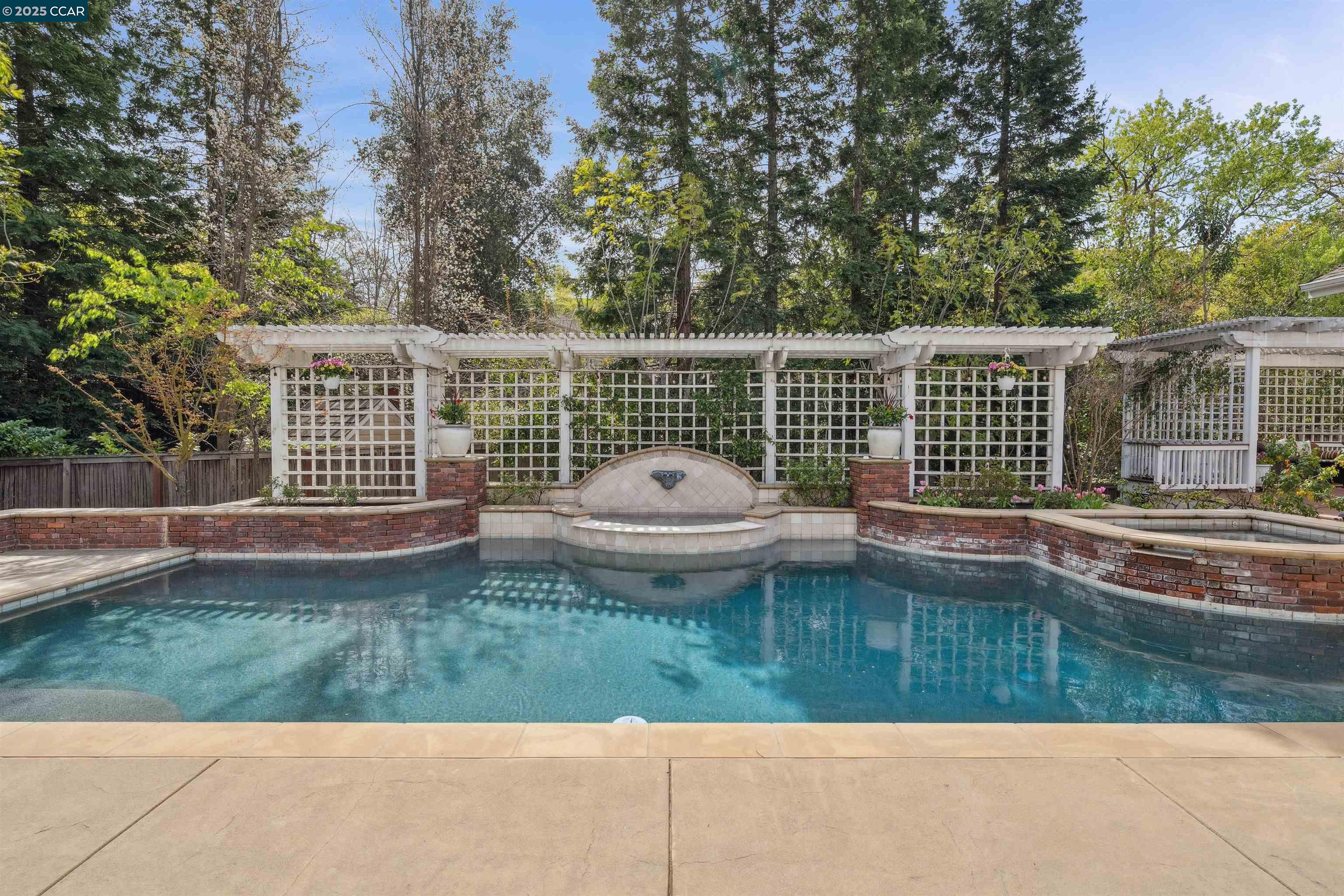 3 Brooktree Dr