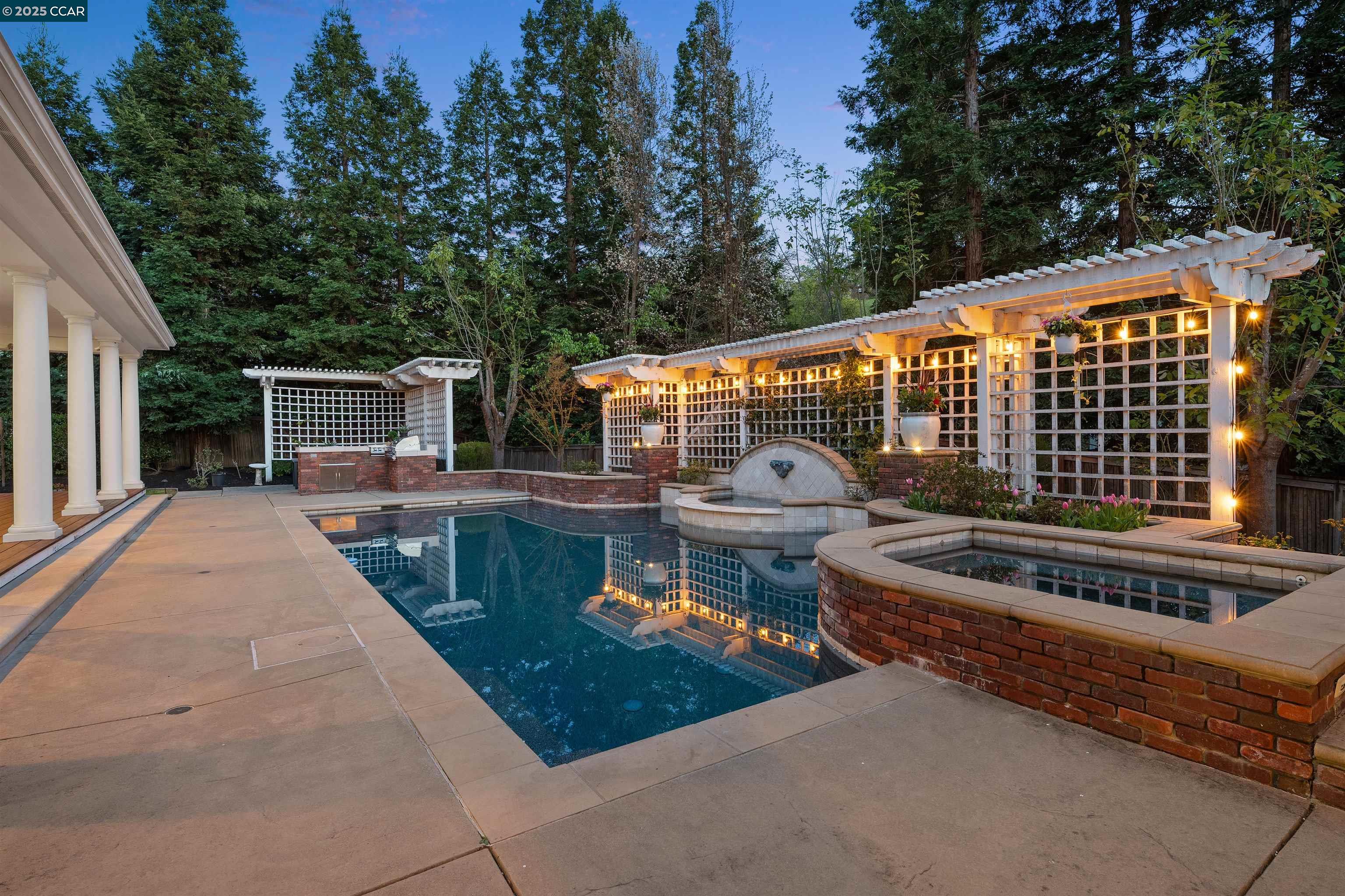 3 Brooktree Dr