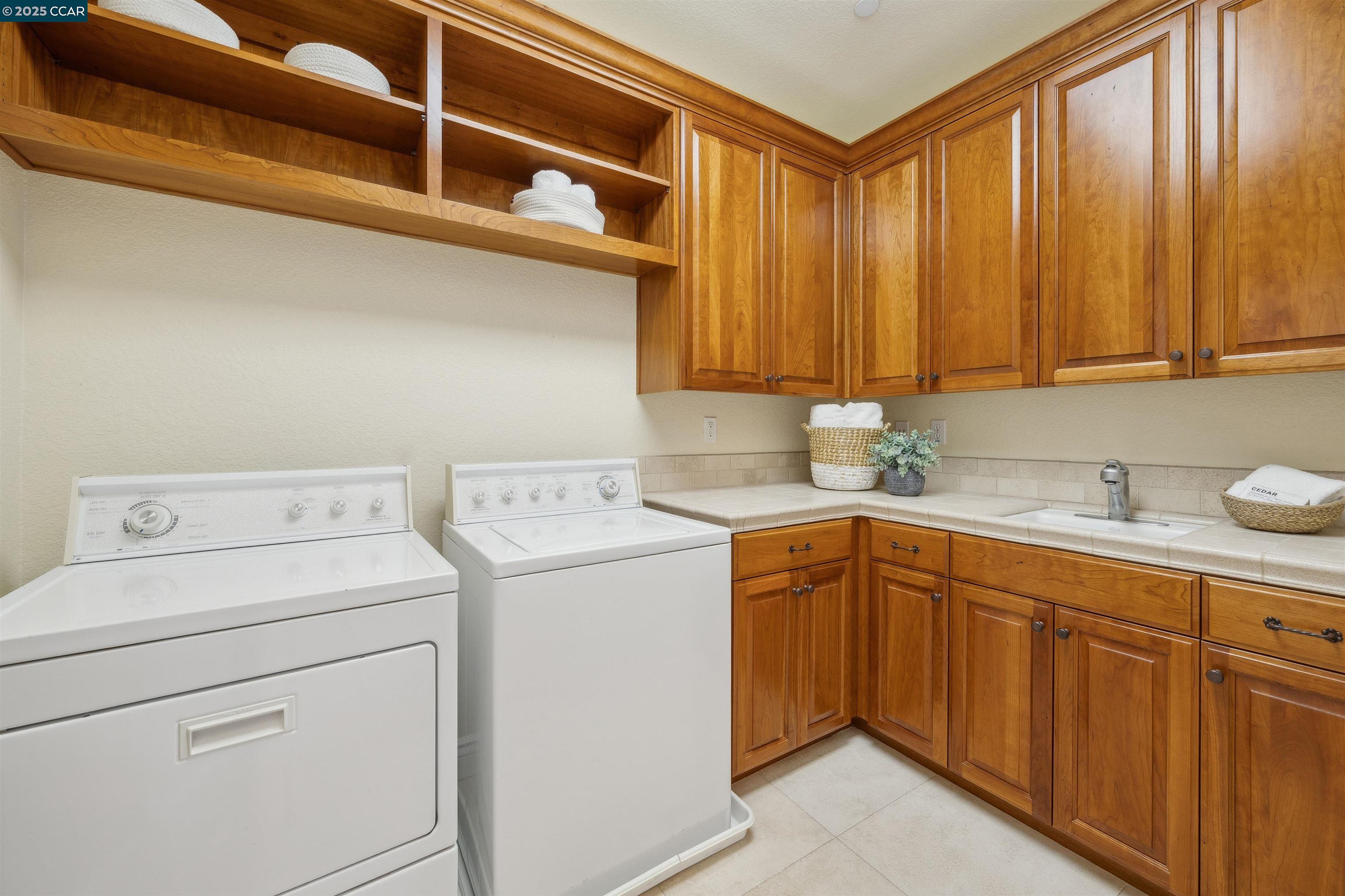 3 Brooktree Dr