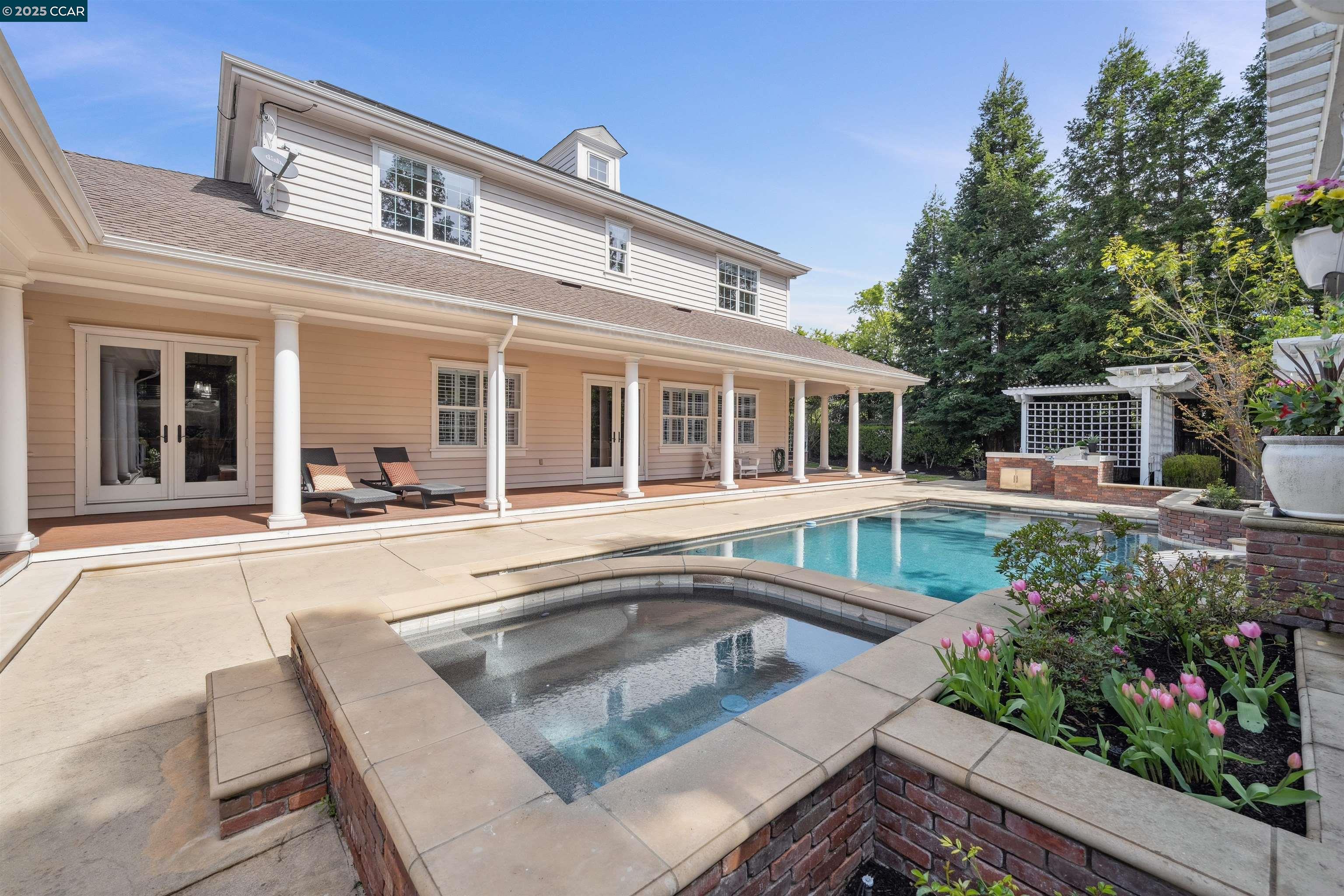 3 Brooktree Dr