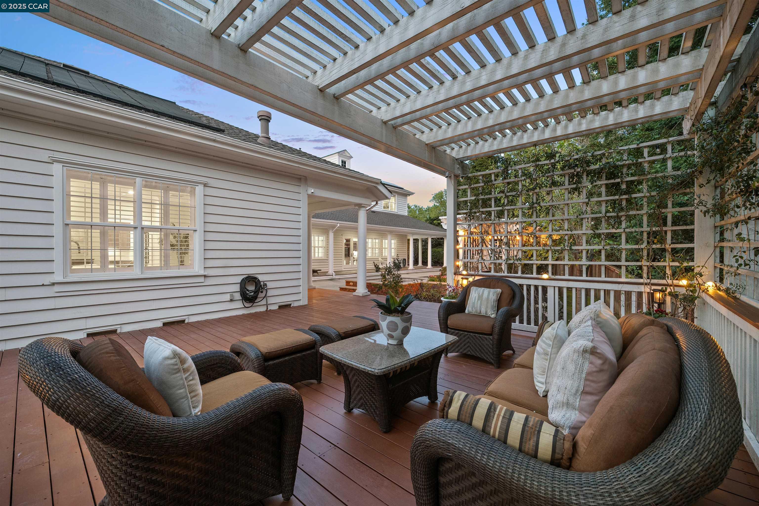 3 Brooktree Dr