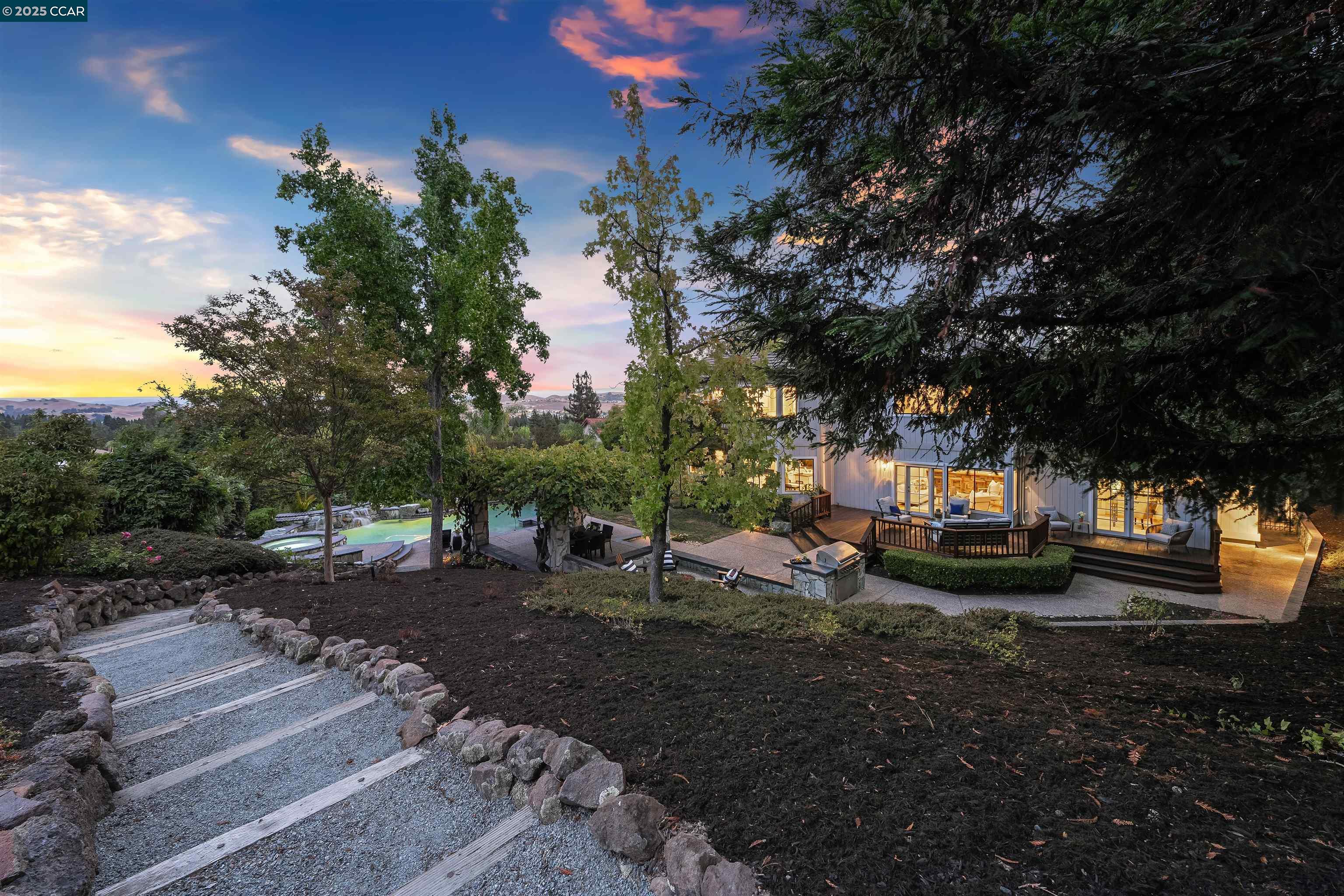 3746 Deer Trail Ct