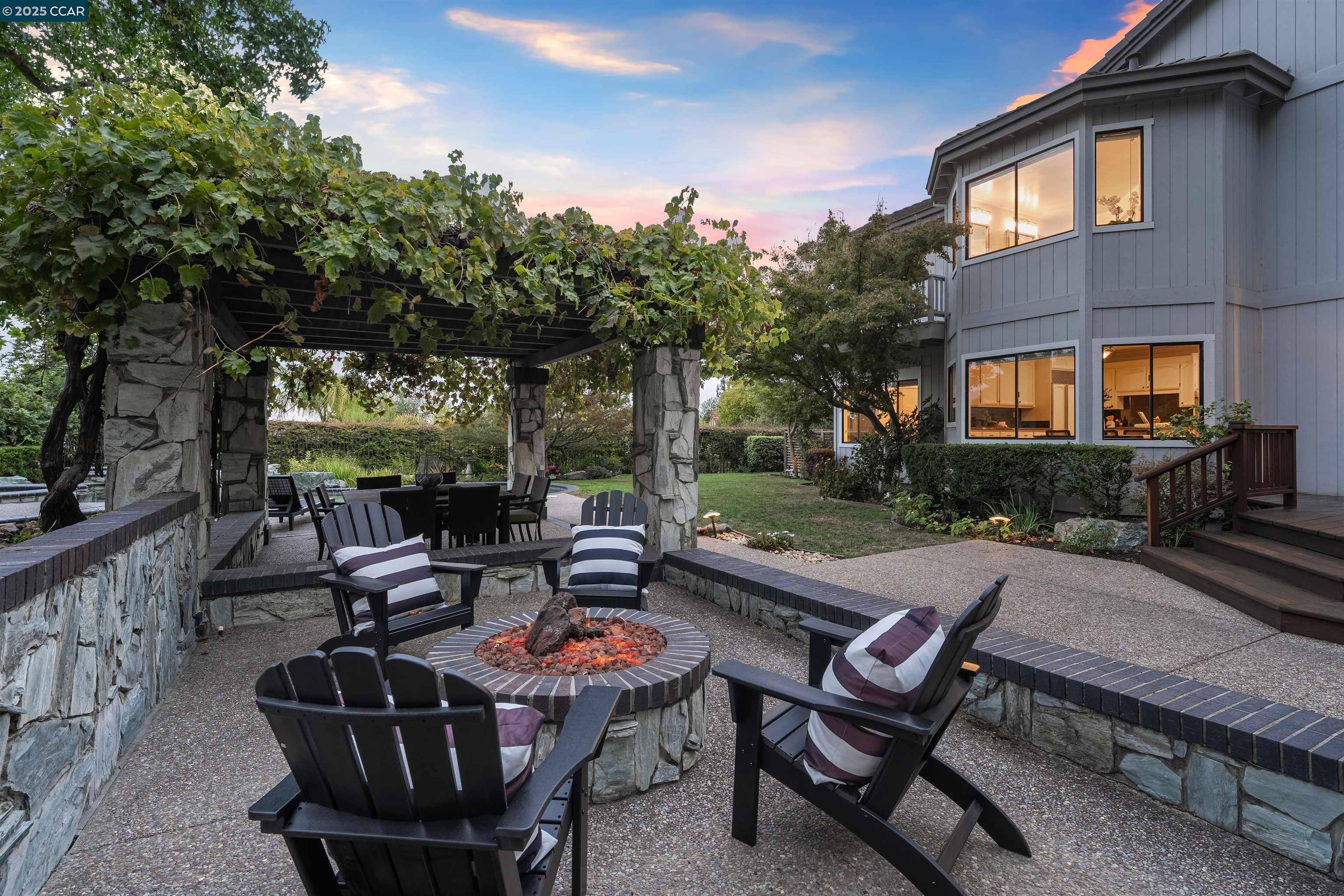 3746 Deer Trail Ct