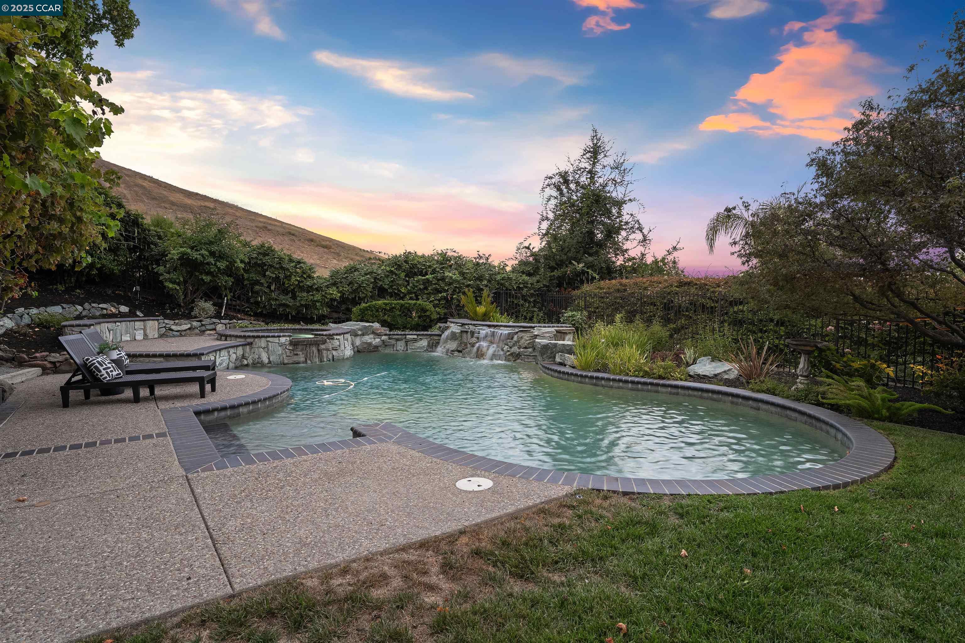 3746 Deer Trail Ct
