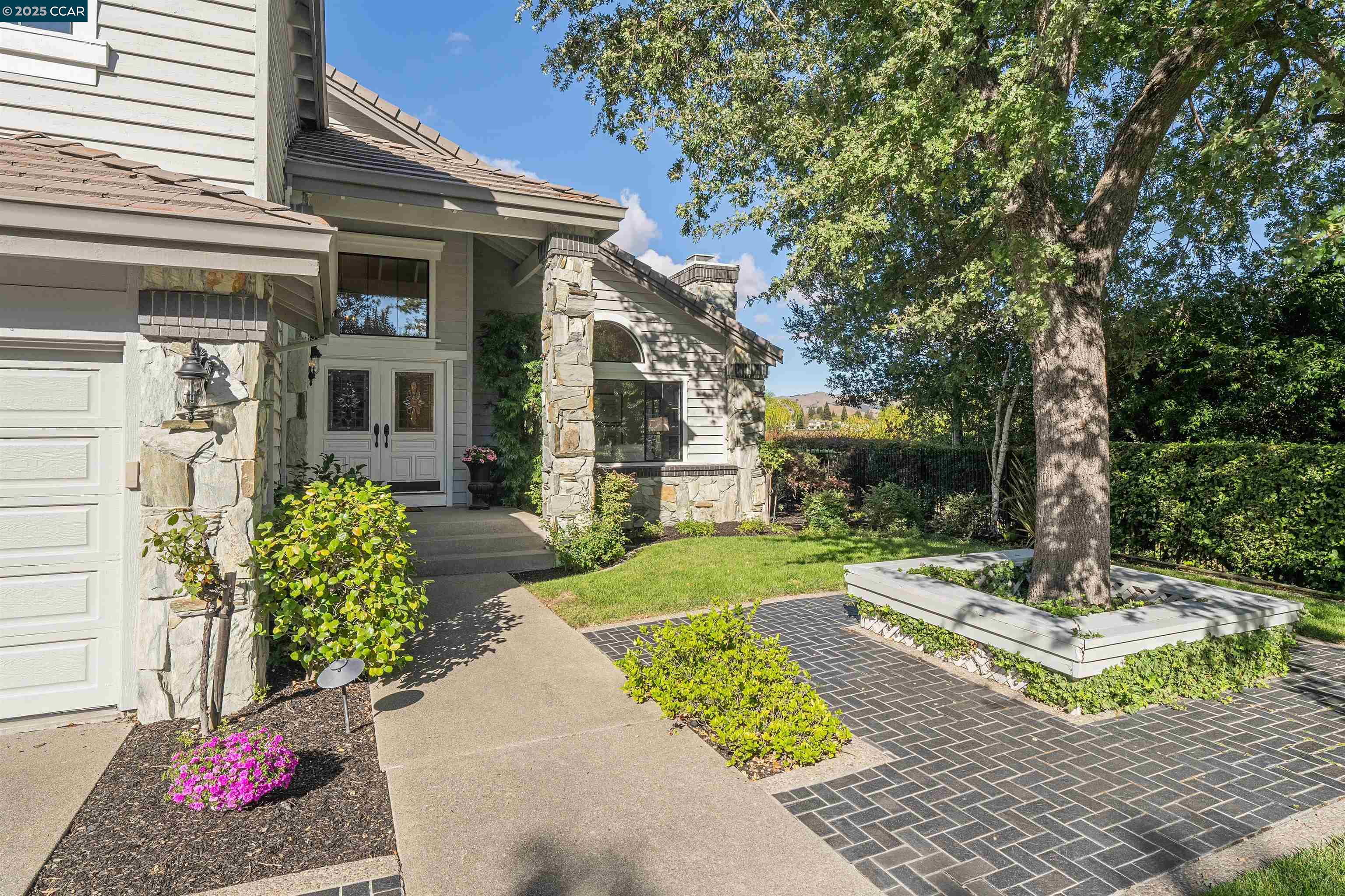 3746 Deer Trail Ct