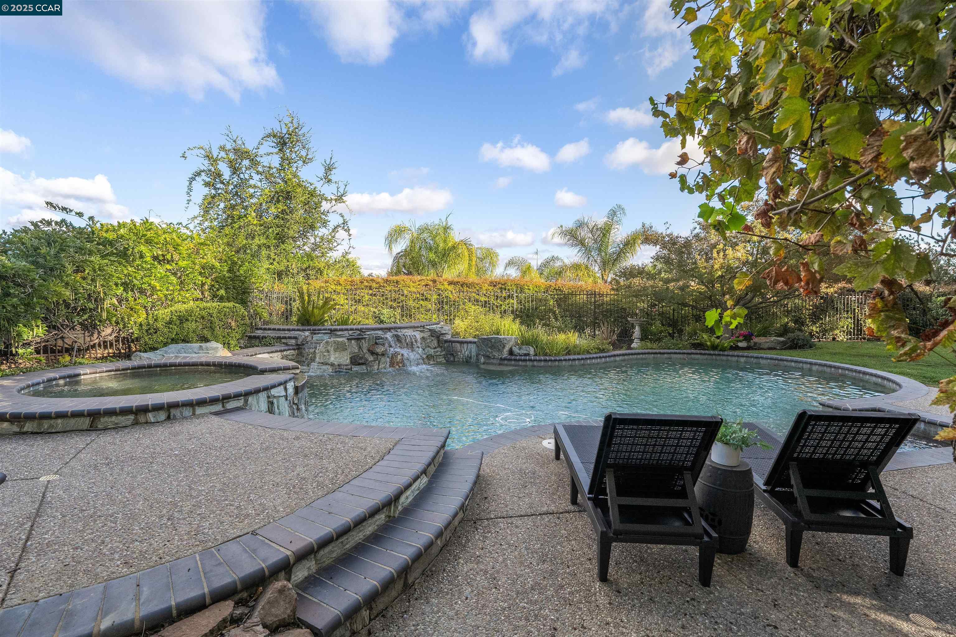 3746 Deer Trail Ct