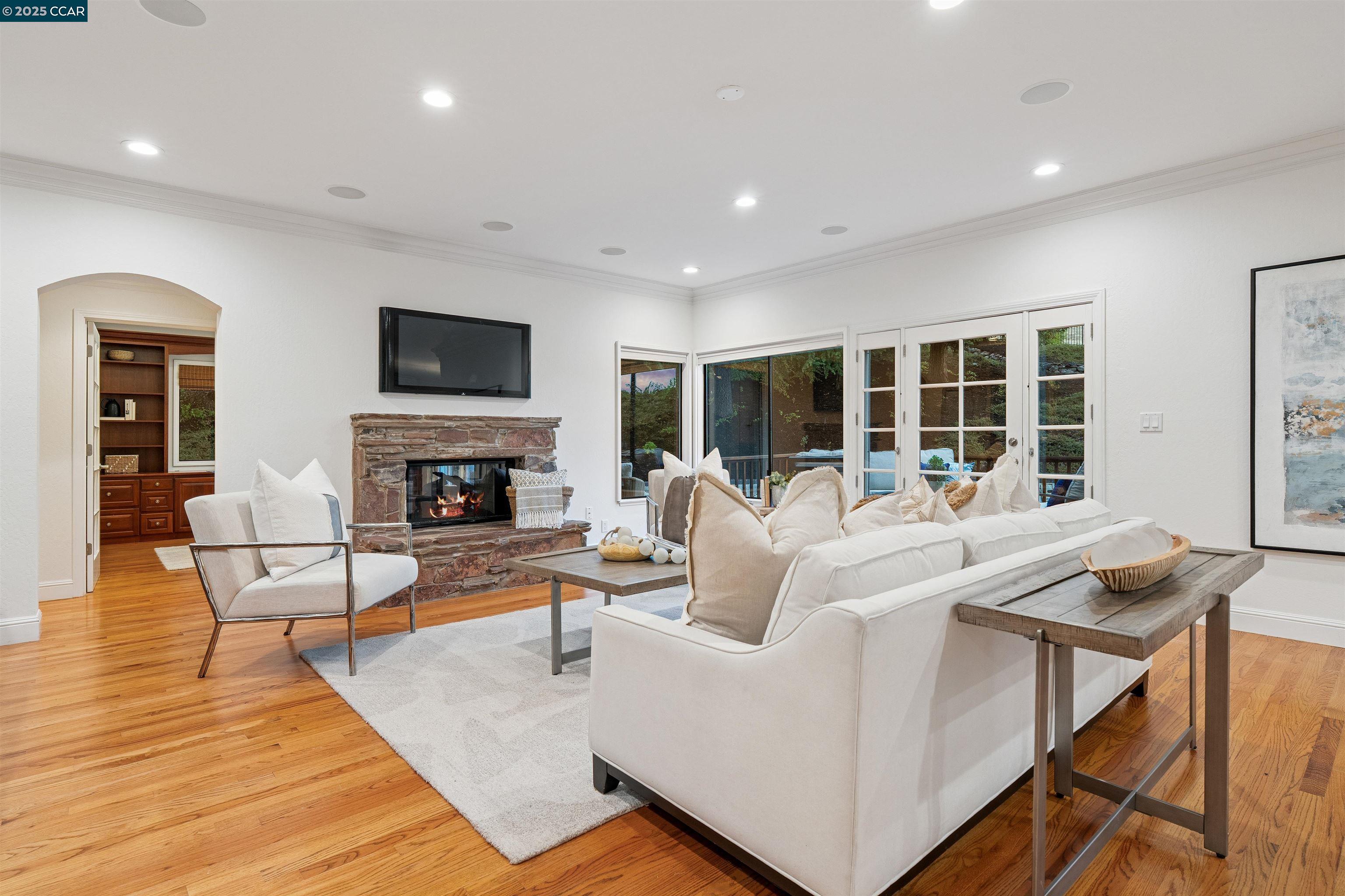 3746 Deer Trail Ct