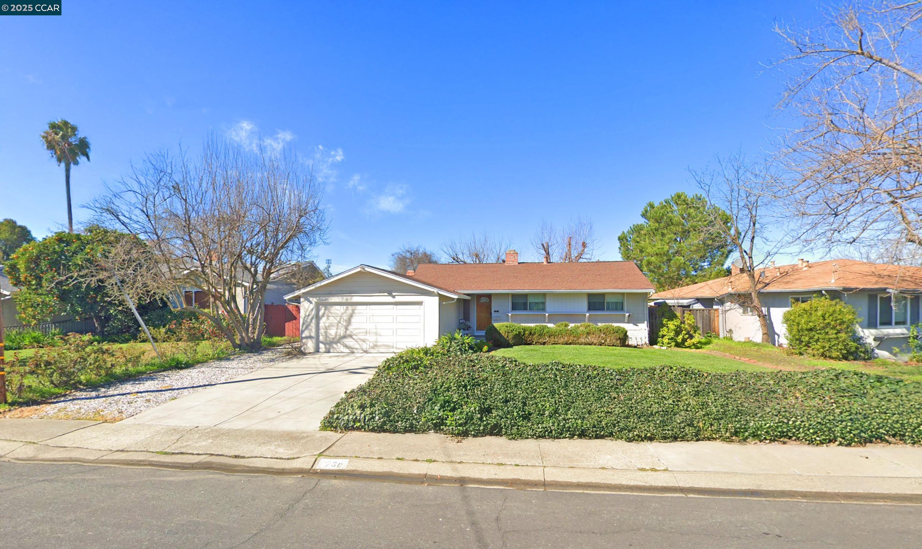 758 Ruth Dr
