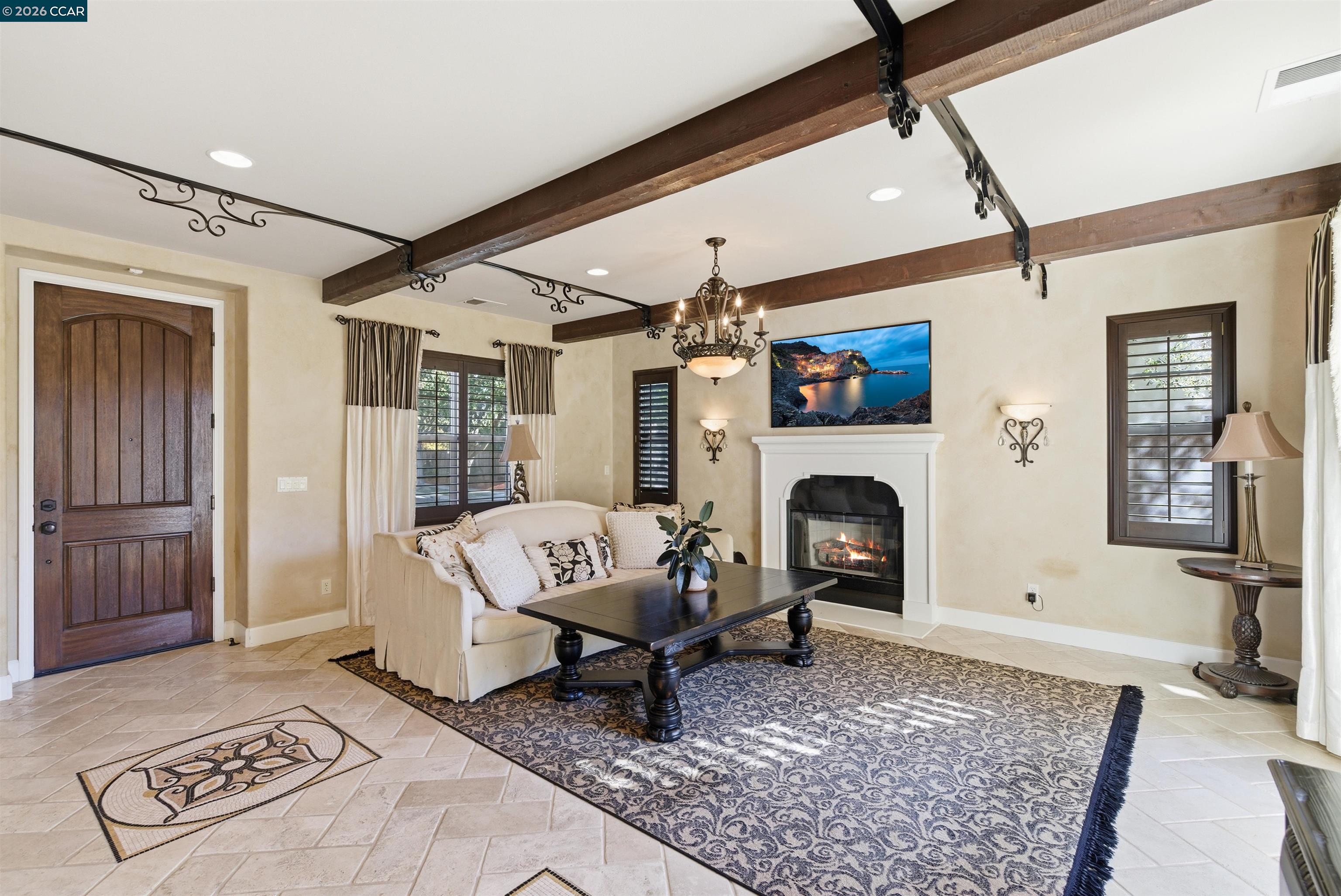 1041 S Wedgewood