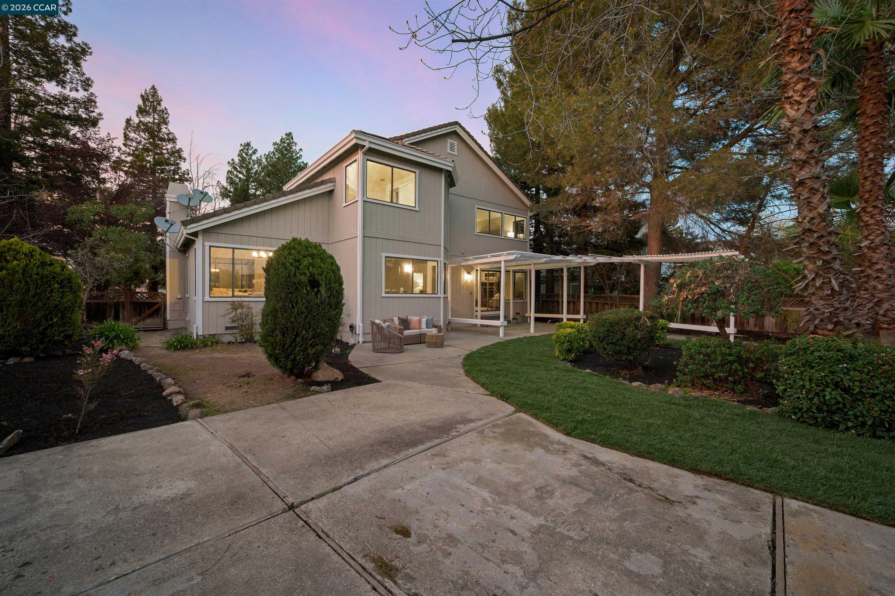 140 Cottonwood Ln
