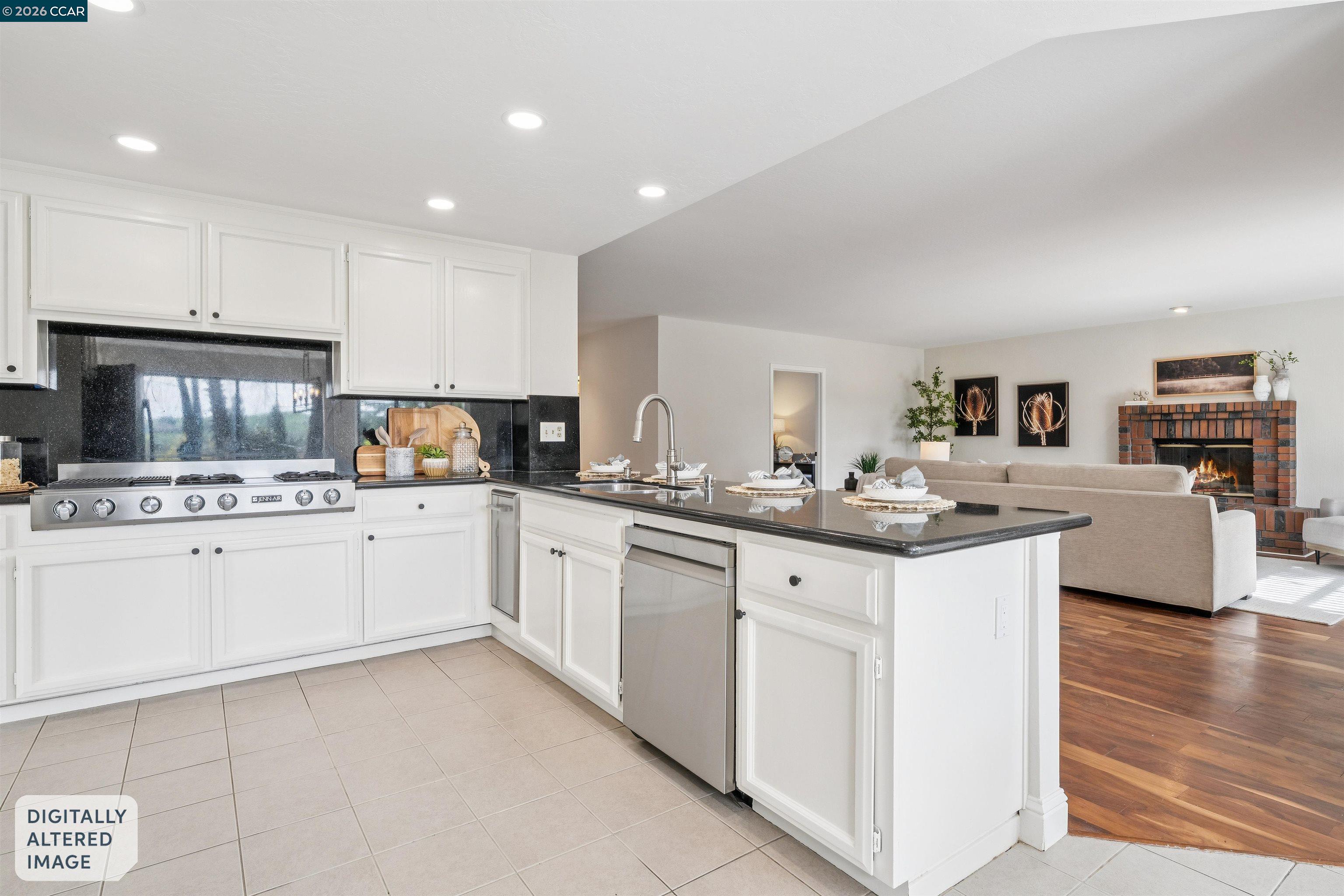 140 Cottonwood Ln