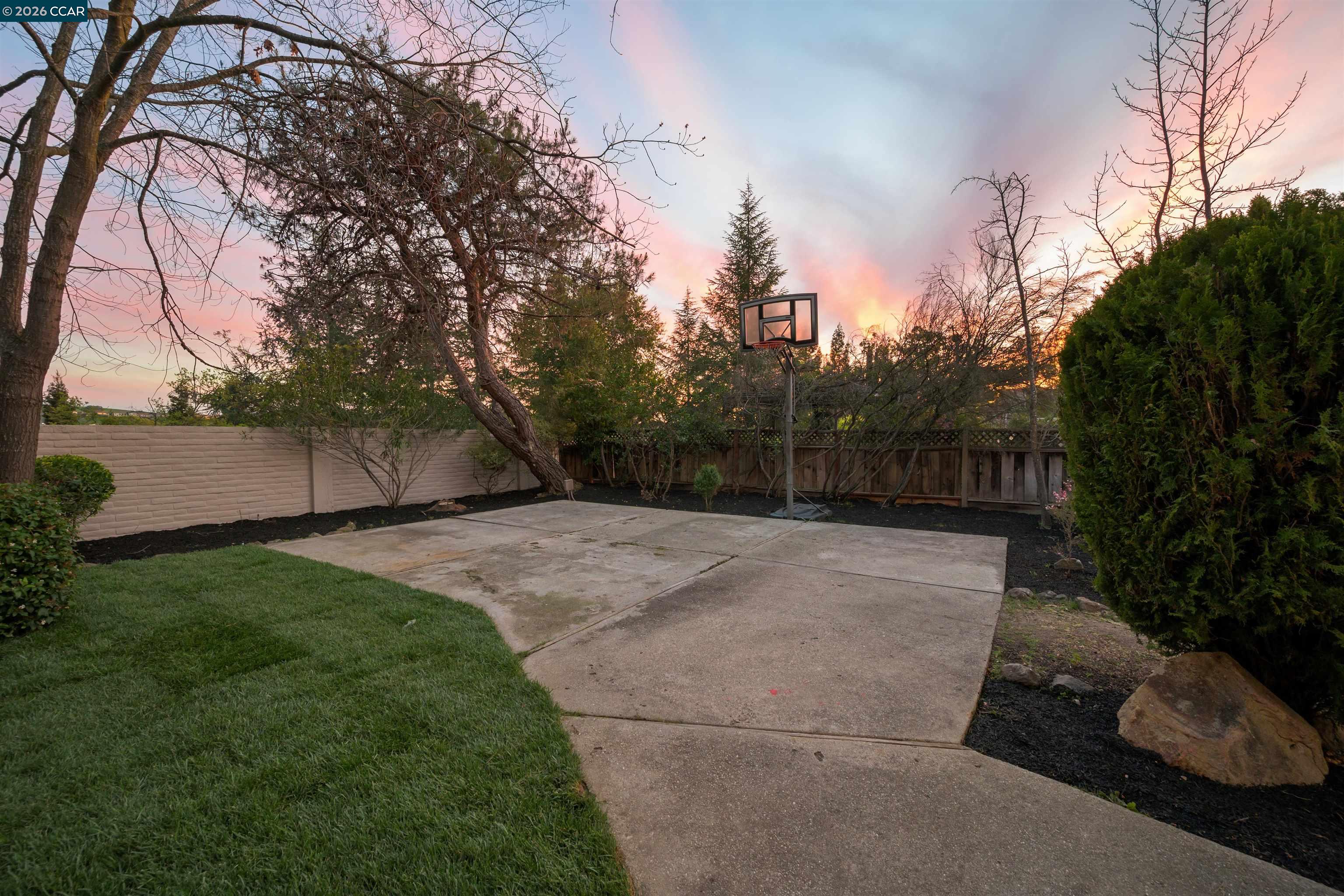 140 Cottonwood Ln