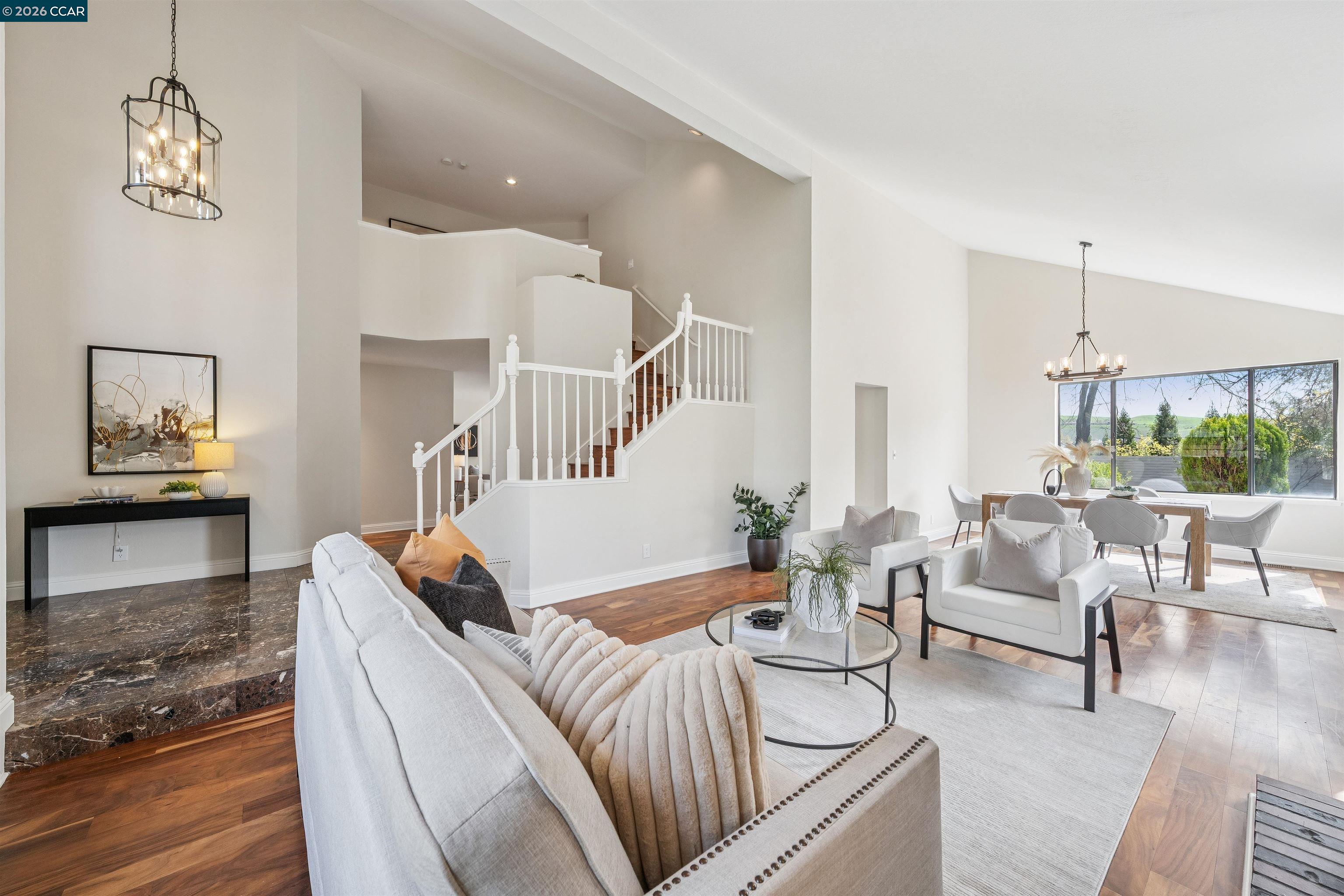 140 Cottonwood Ln