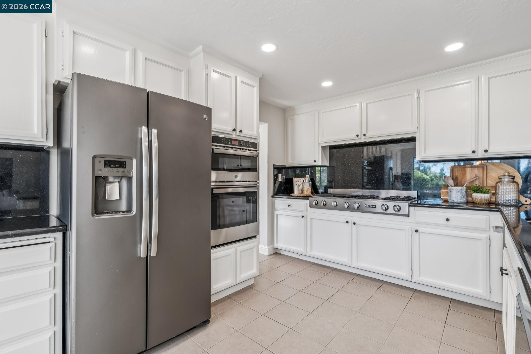 140 Cottonwood Ln
