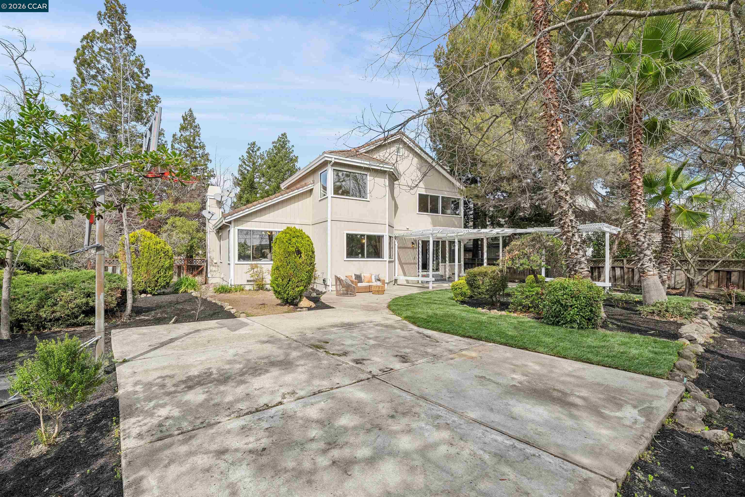140 Cottonwood Ln