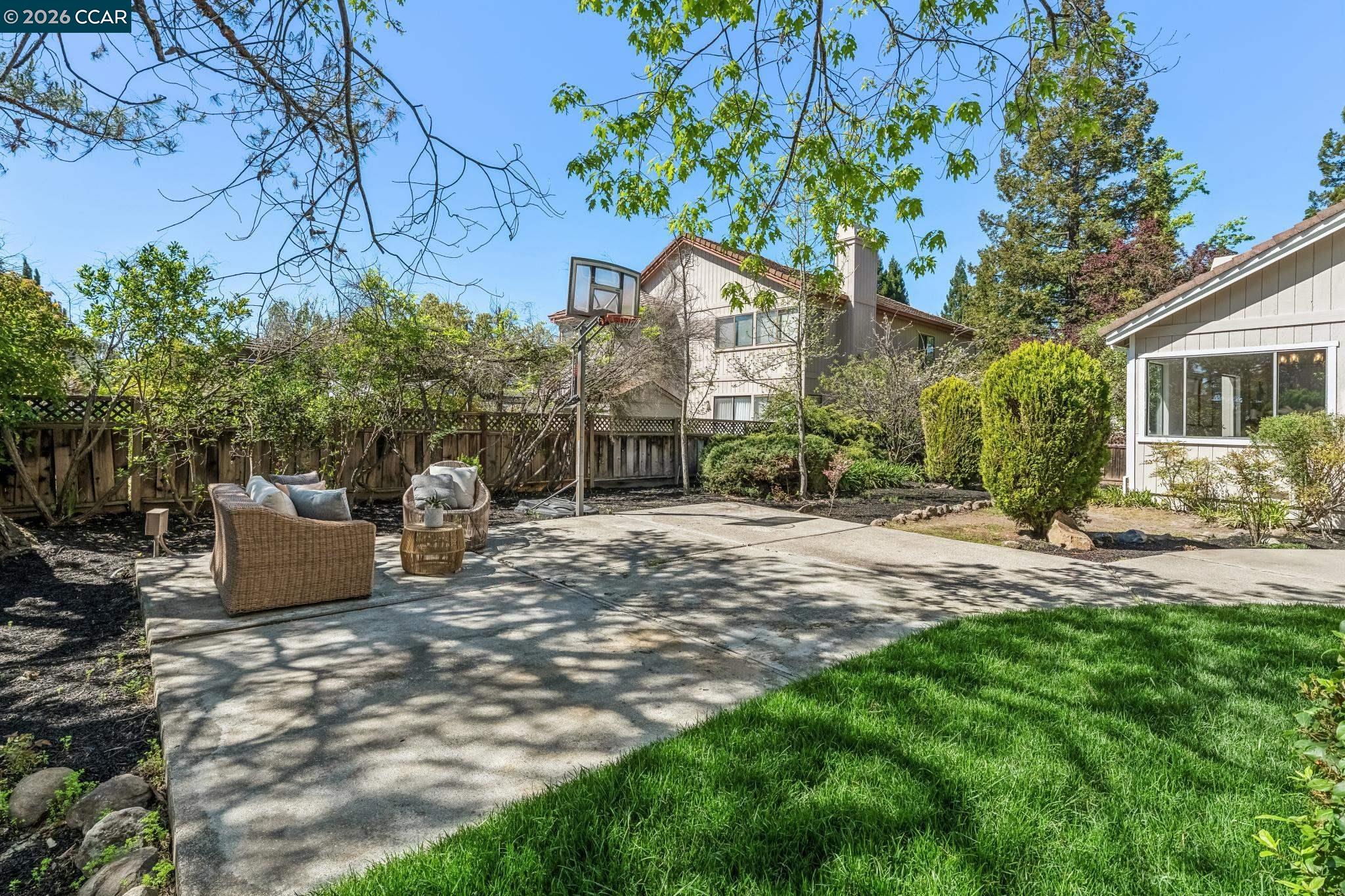 140 Cottonwood Ln