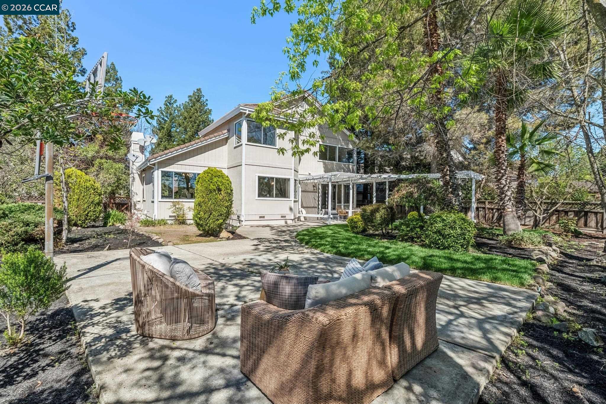 140 Cottonwood Ln