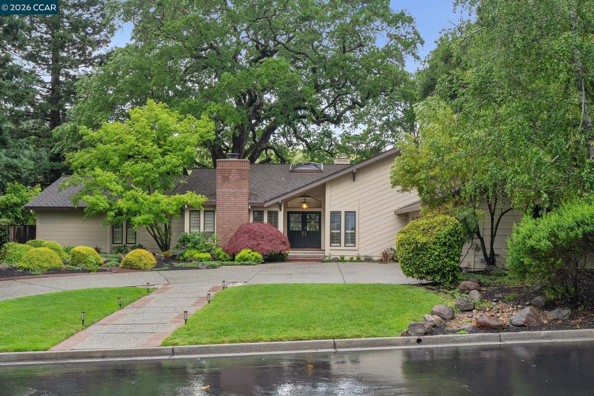 2165 Canyon Oak Ln