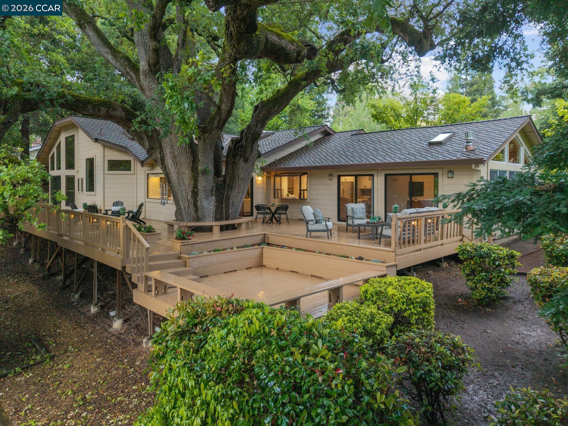 2165 Canyon Oak Ln