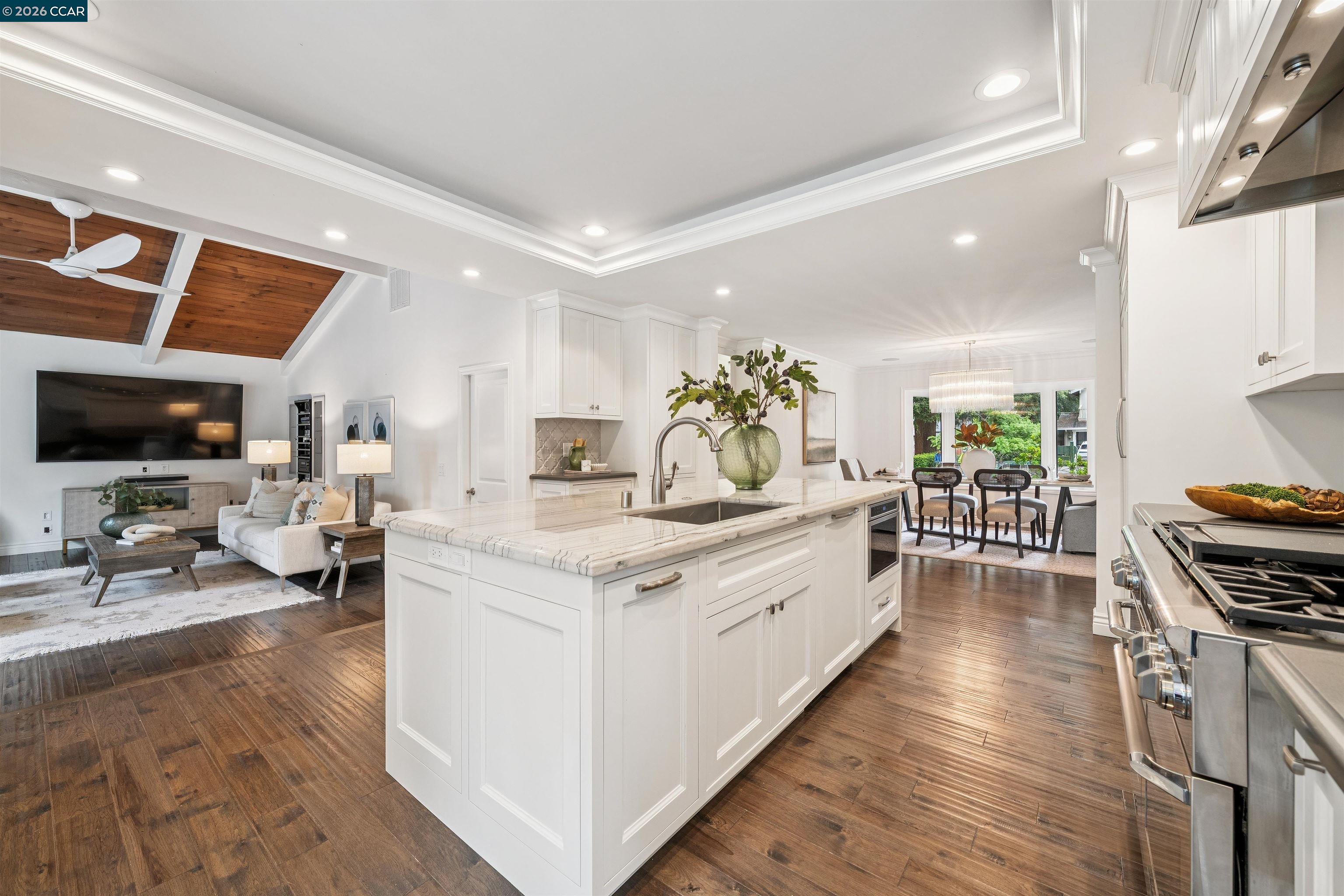 2348 Holly Oak Dr