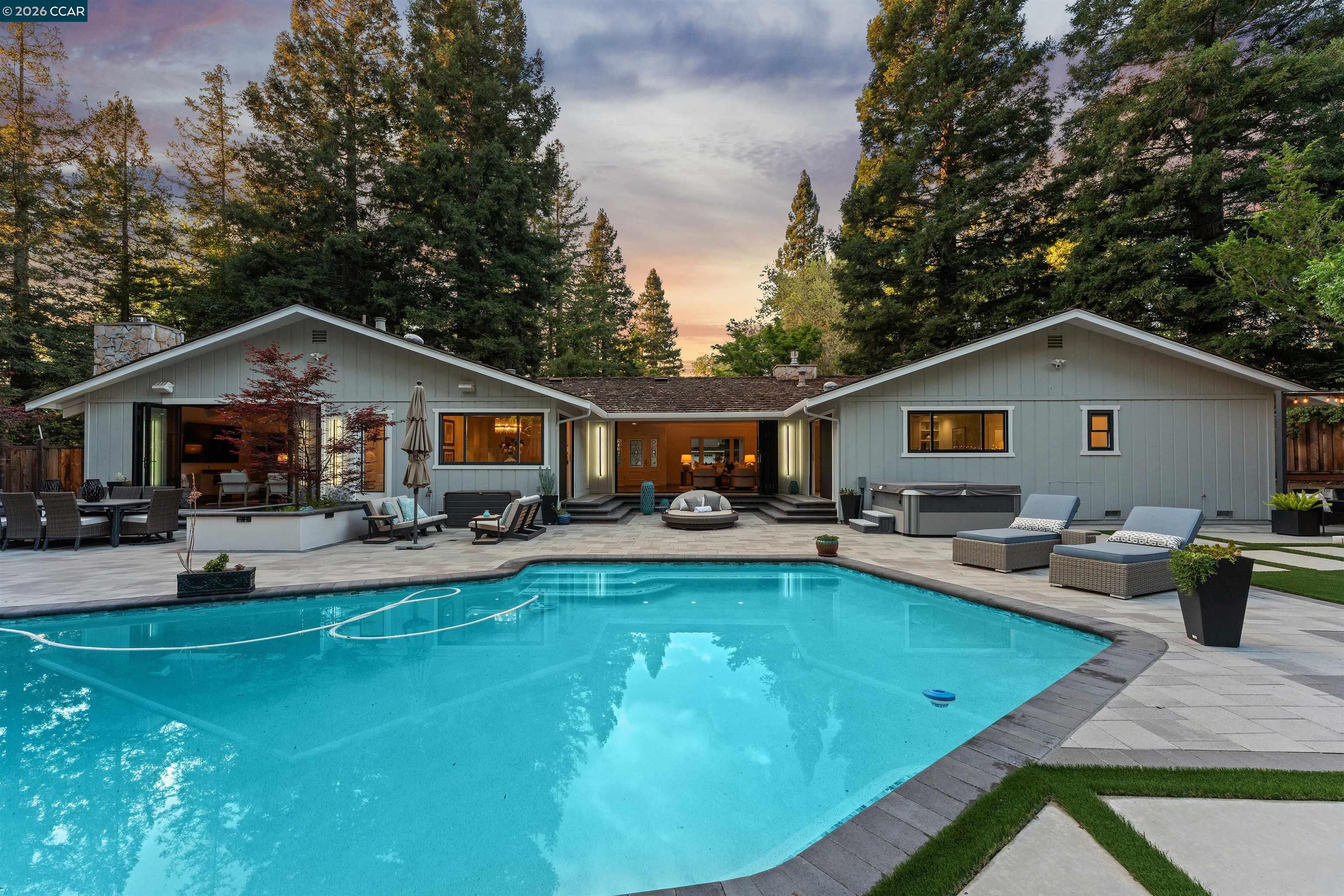 2348 Holly Oak Dr
