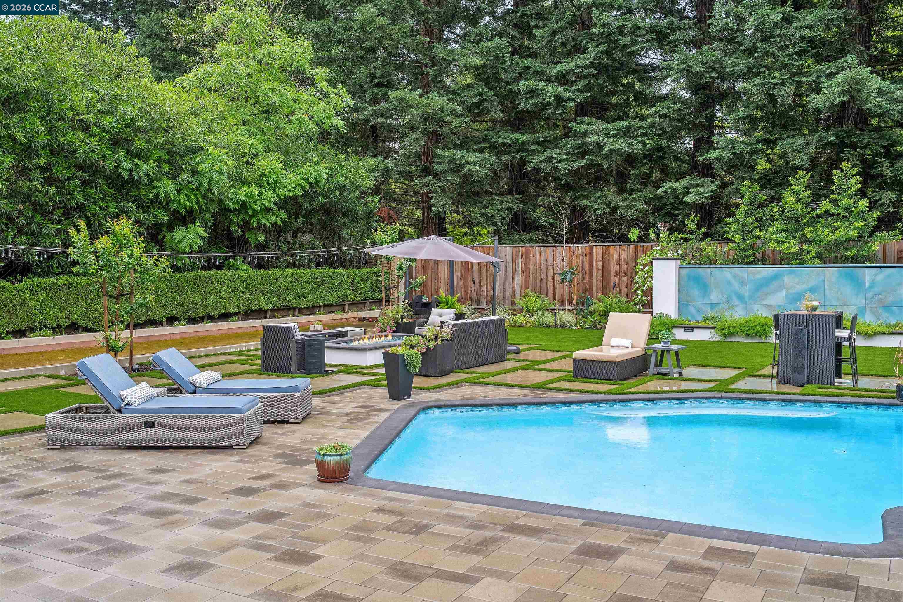 2348 Holly Oak Dr