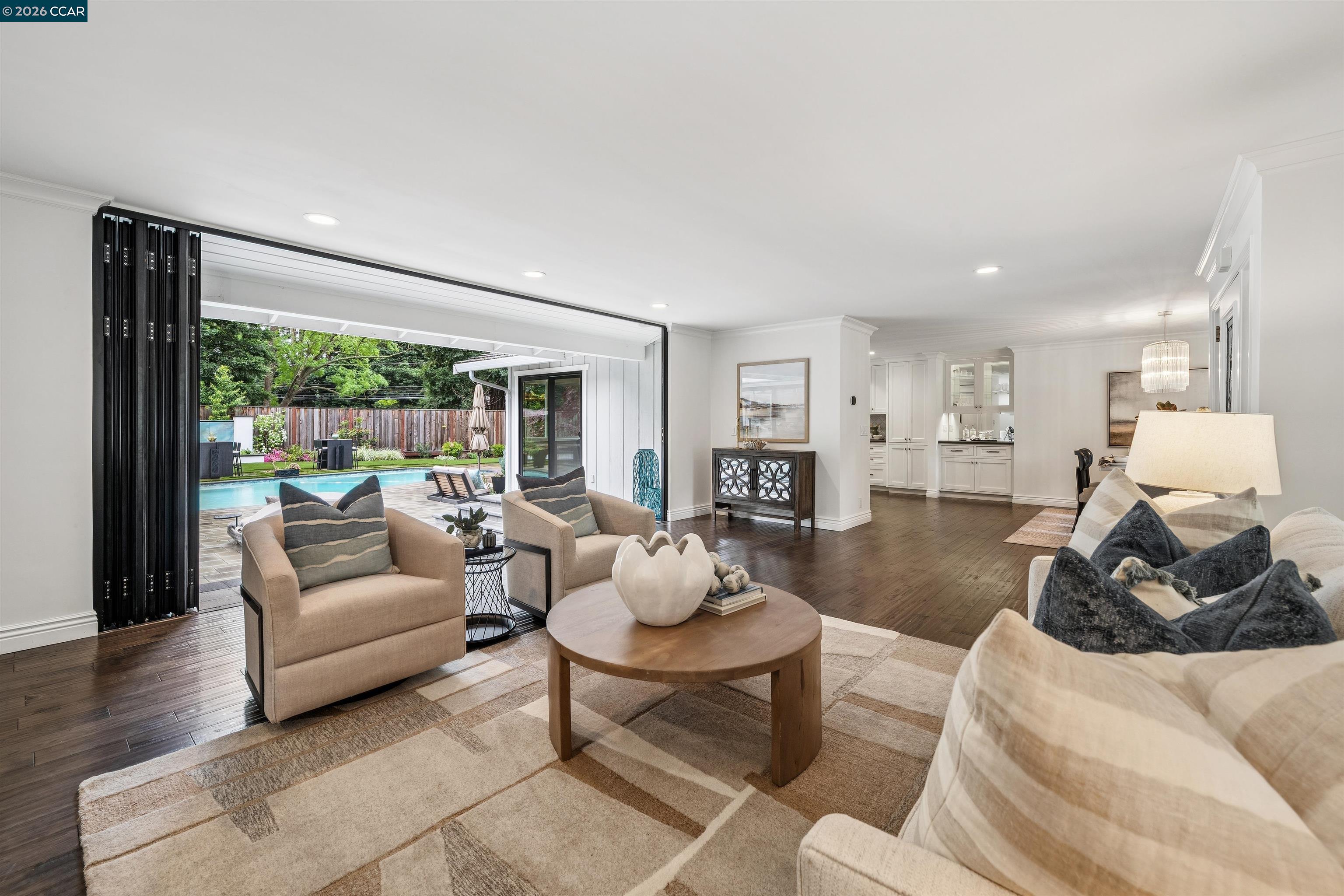 2348 Holly Oak Dr