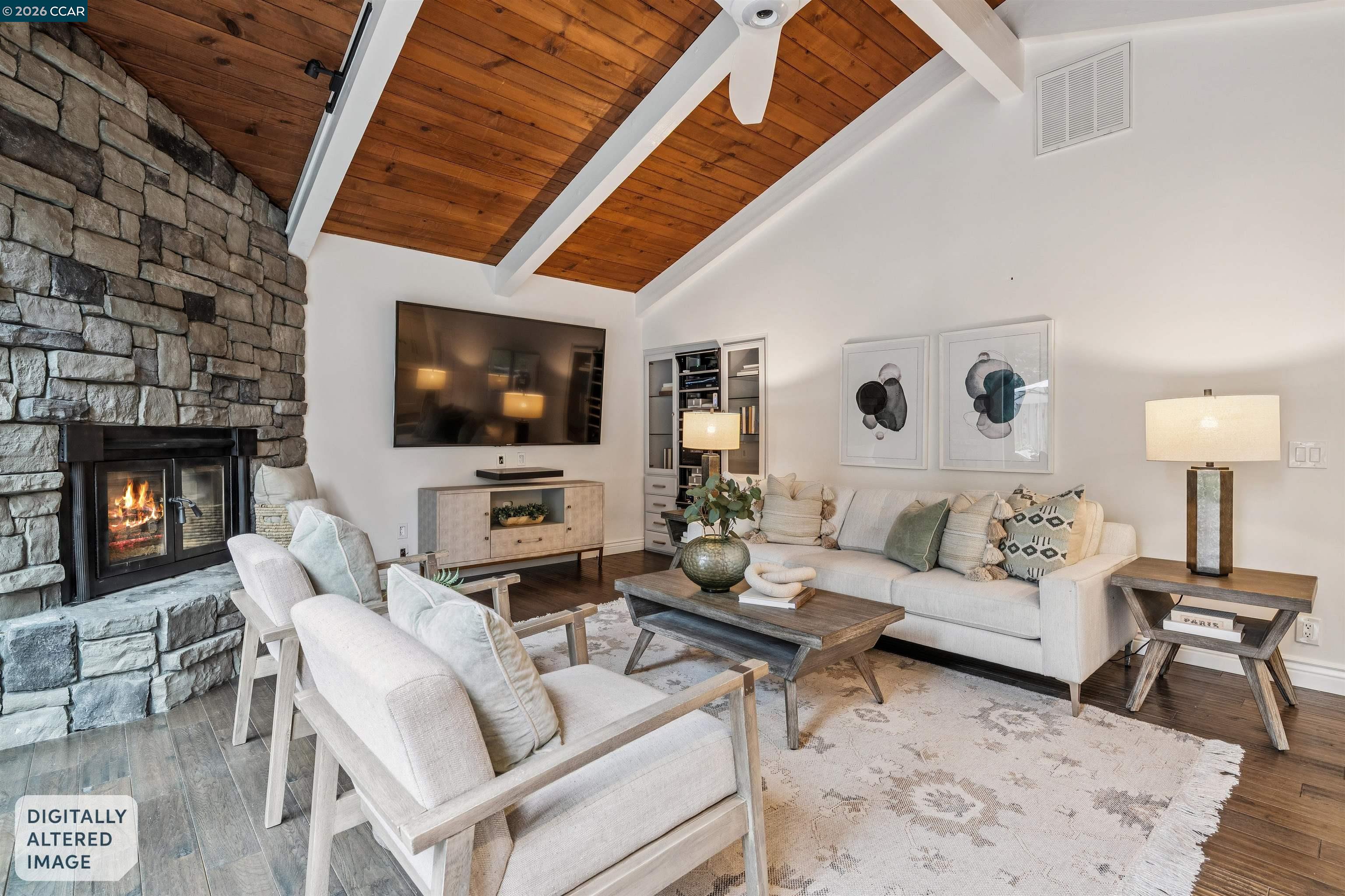 2348 Holly Oak Dr