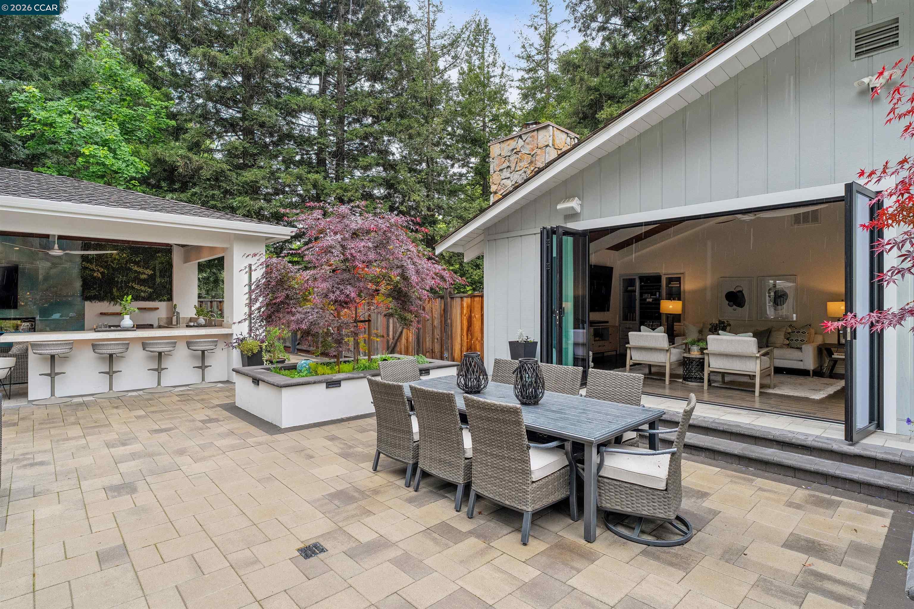 2348 Holly Oak Dr