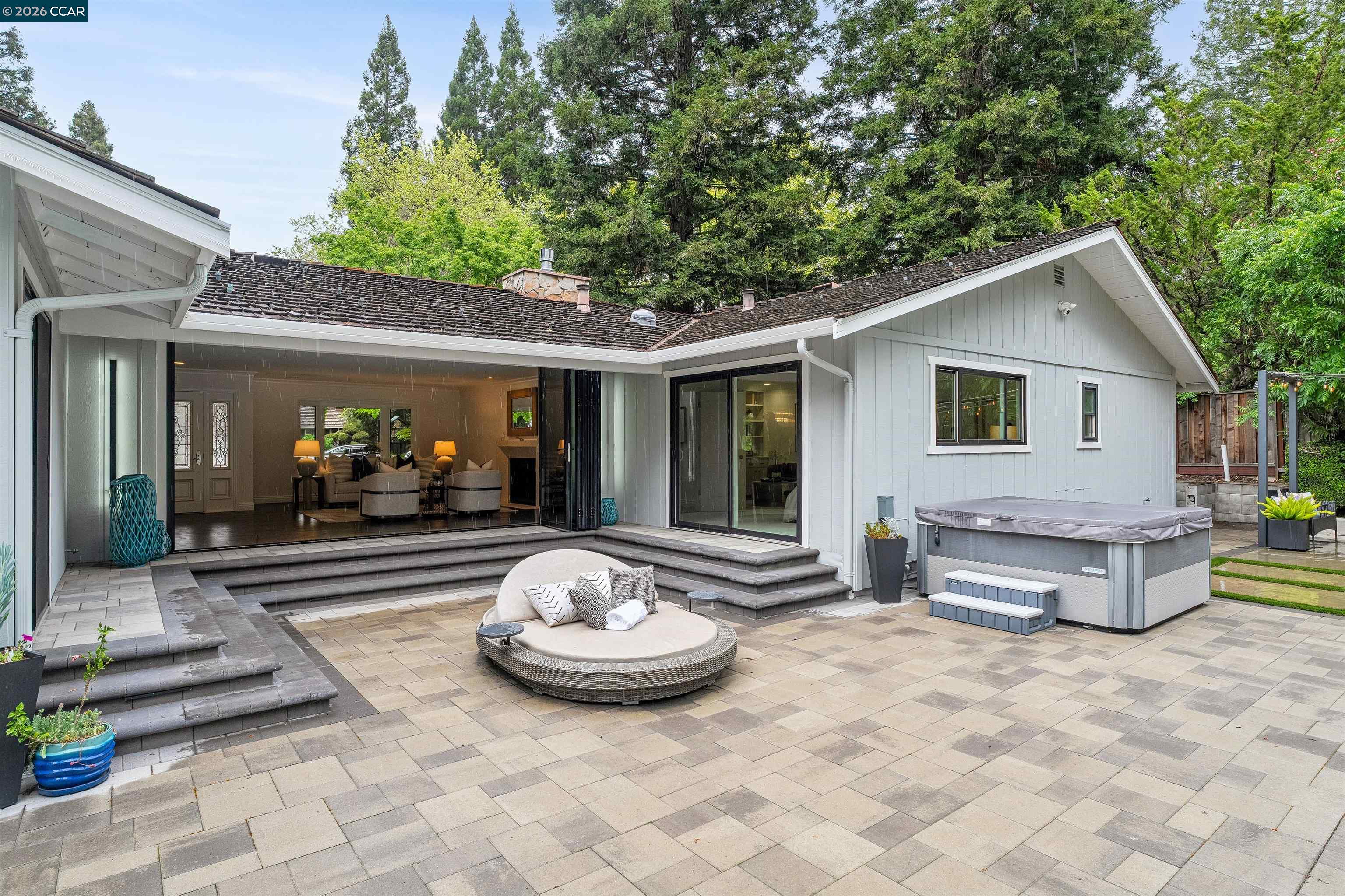 2348 Holly Oak Dr