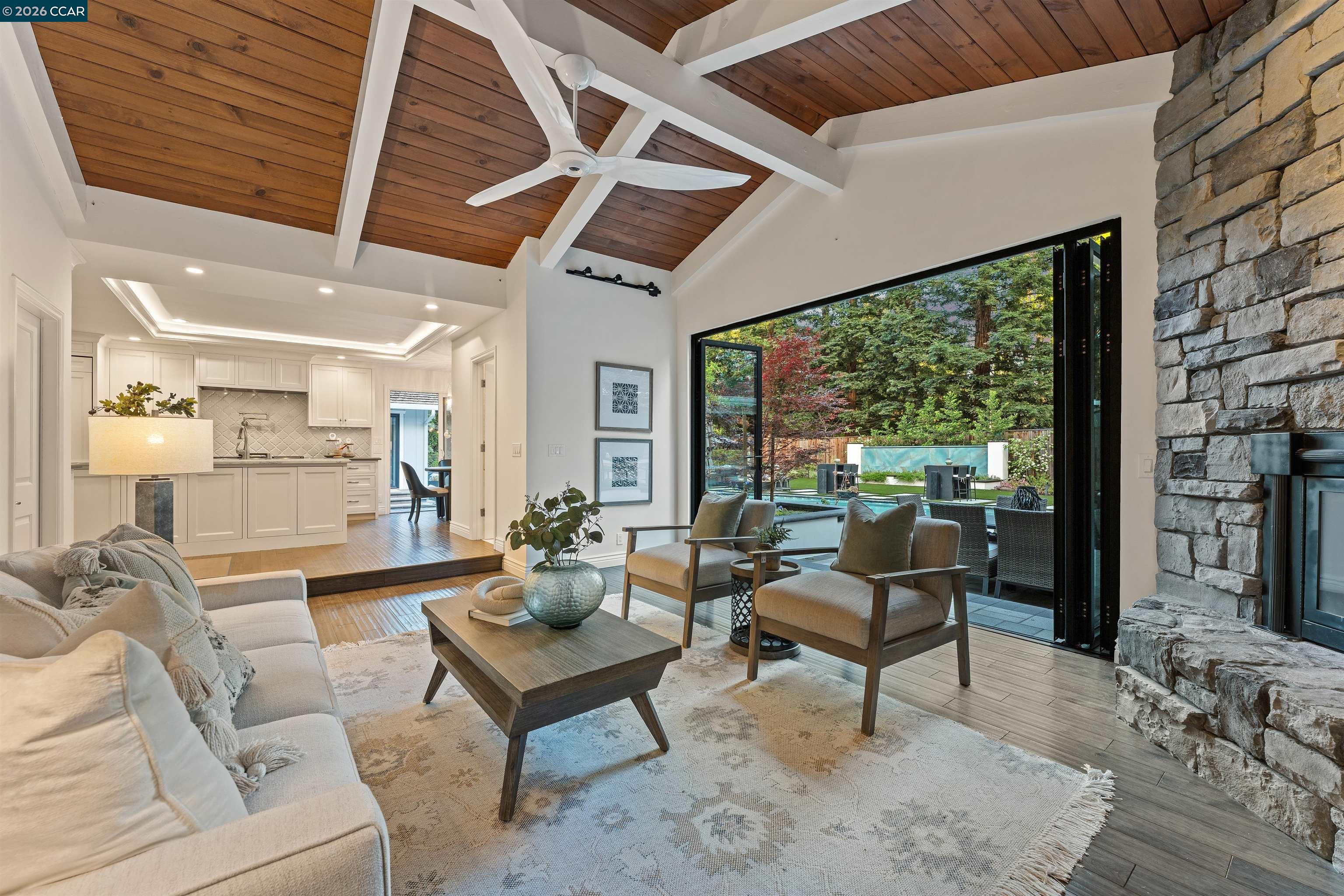 2348 Holly Oak Dr