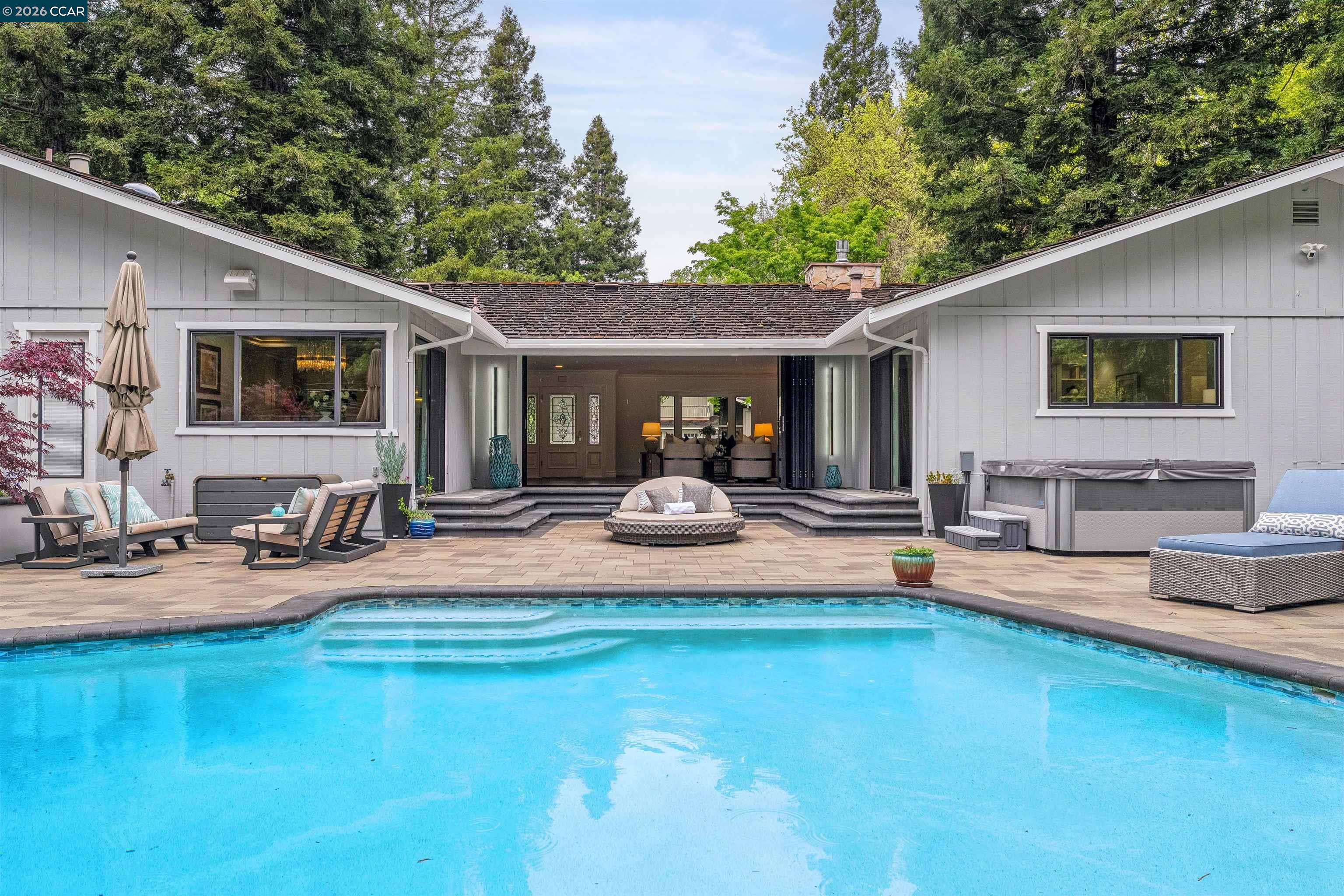 2348 Holly Oak Dr
