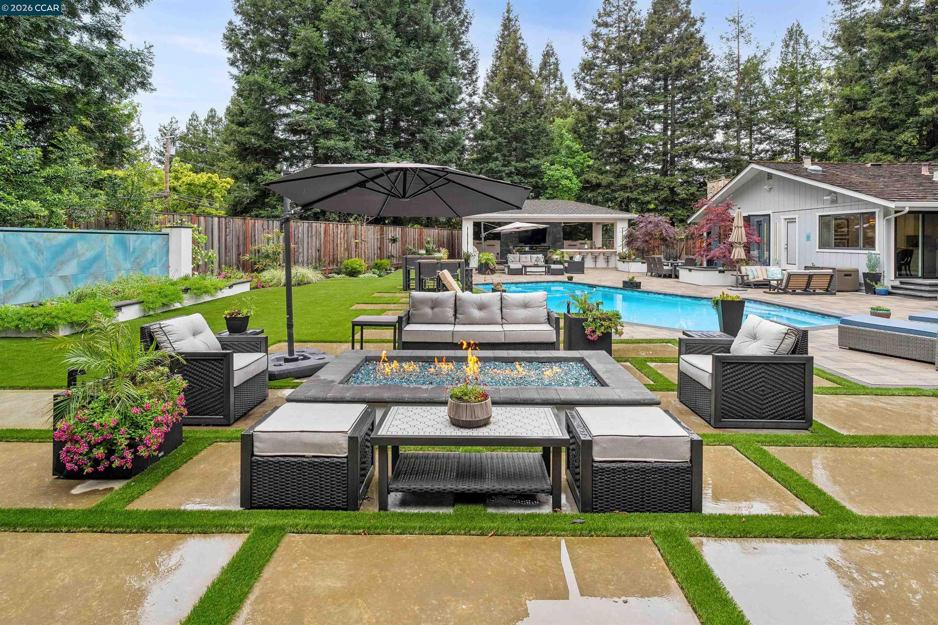 2348 Holly Oak Dr