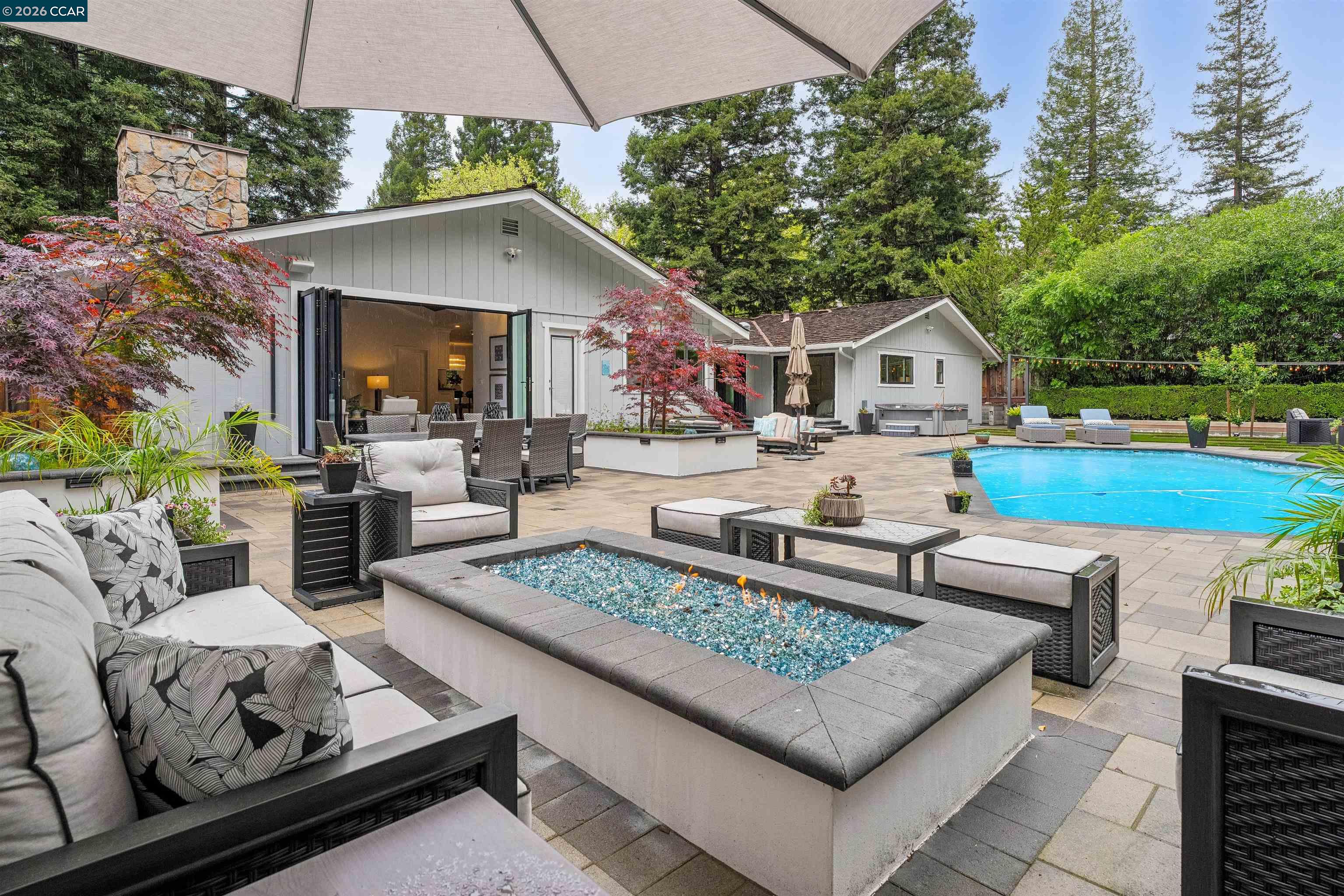 2348 Holly Oak Dr