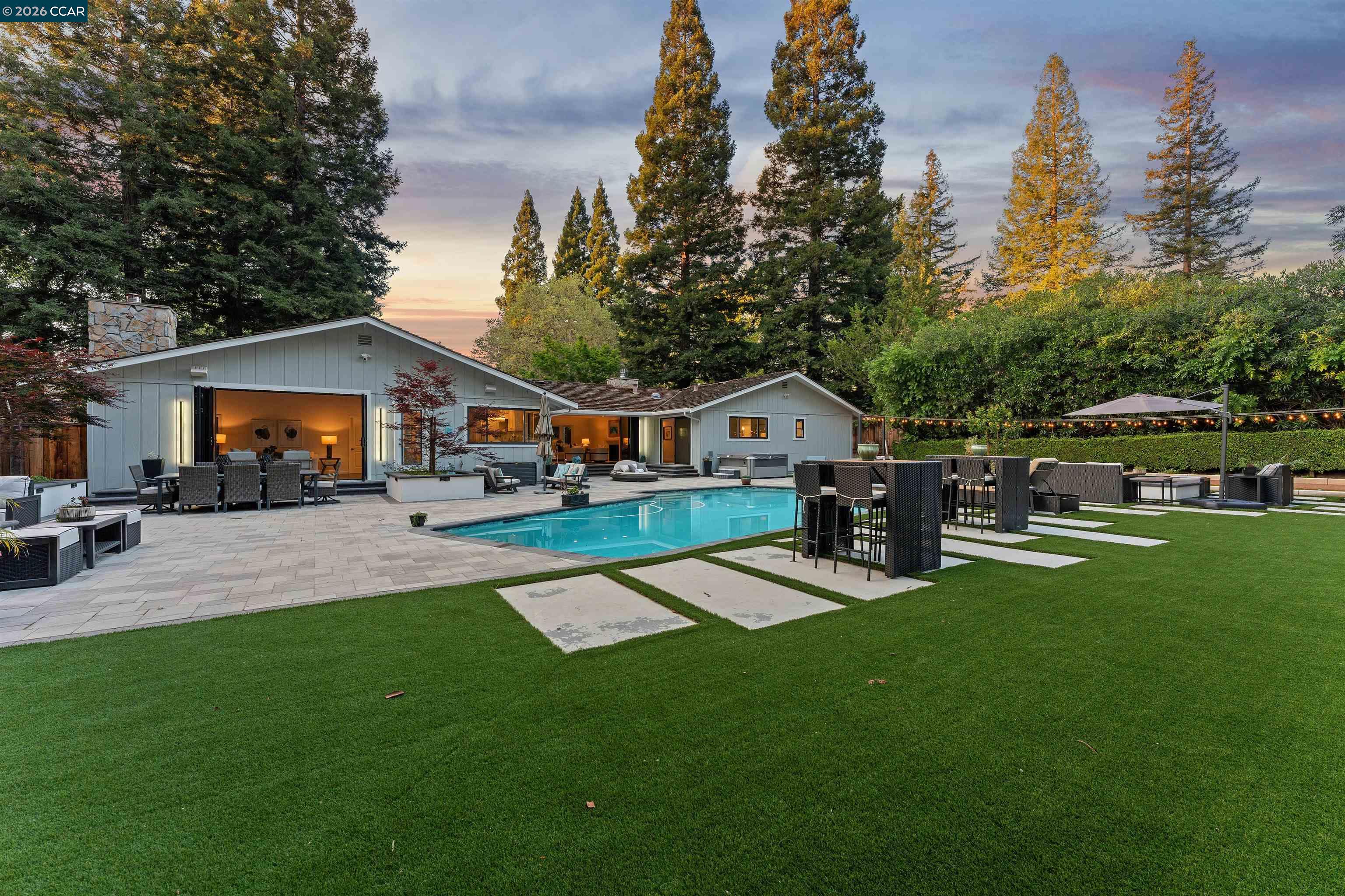 2348 Holly Oak Dr