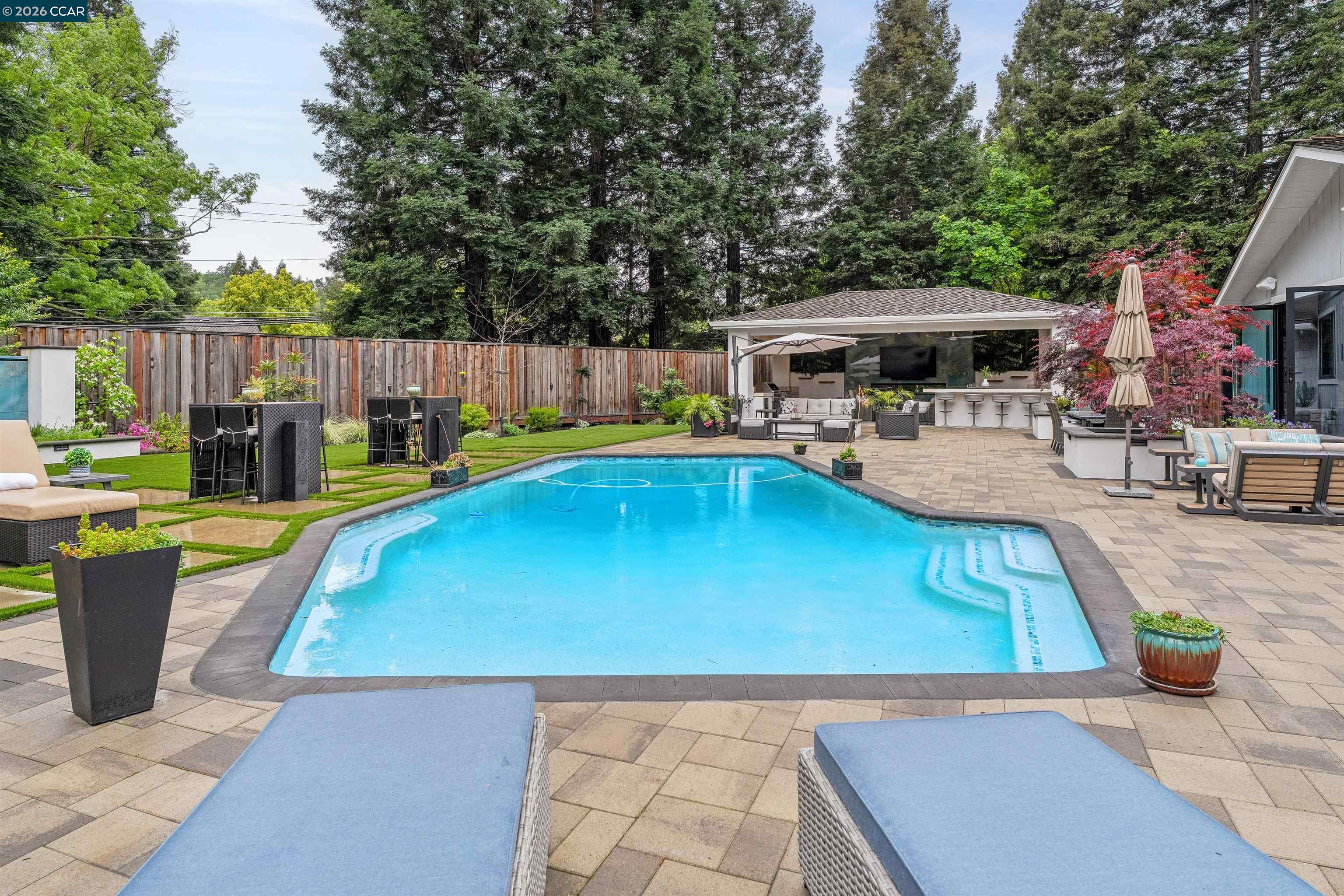 2348 Holly Oak Dr